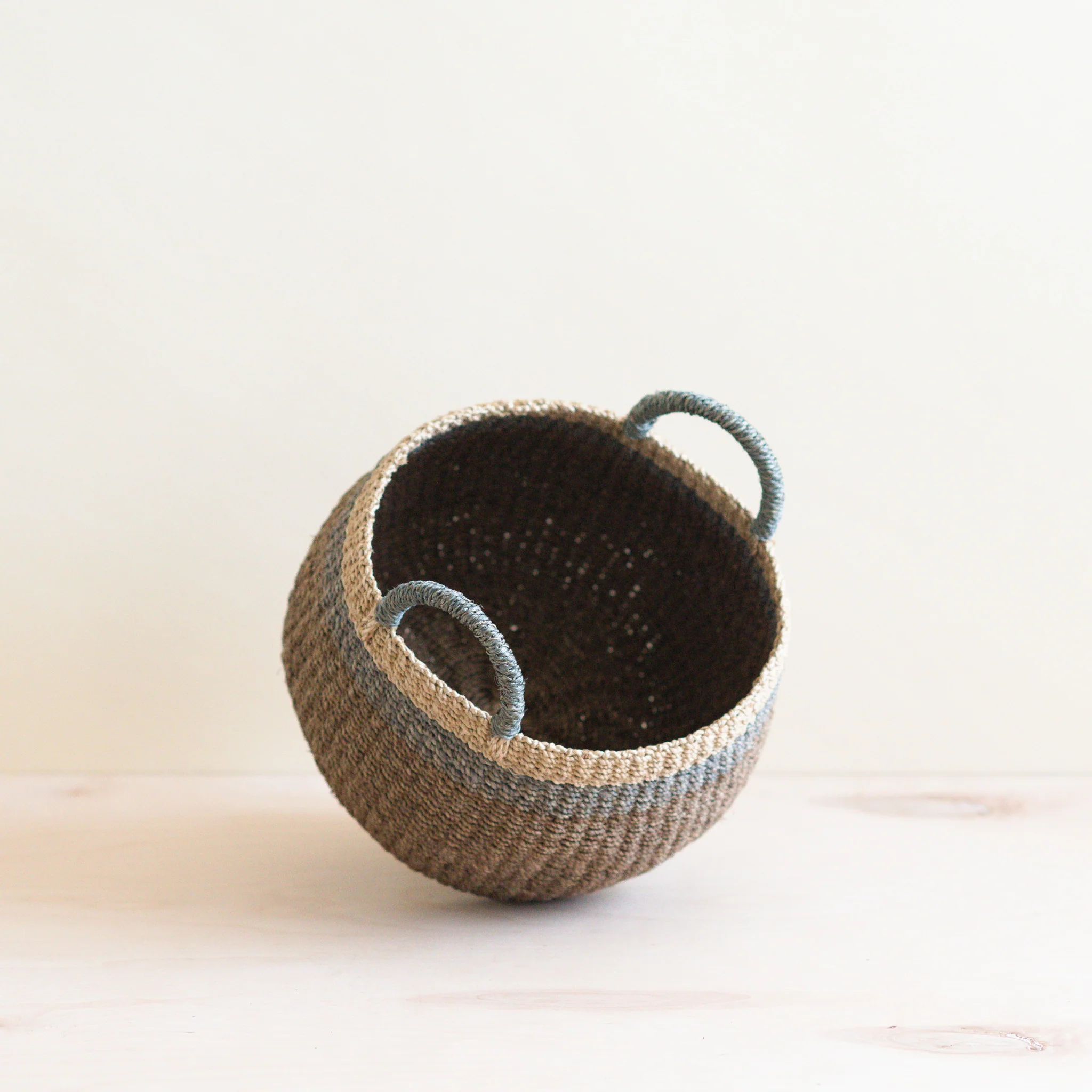 Abaca Bulge Basket - Image 4