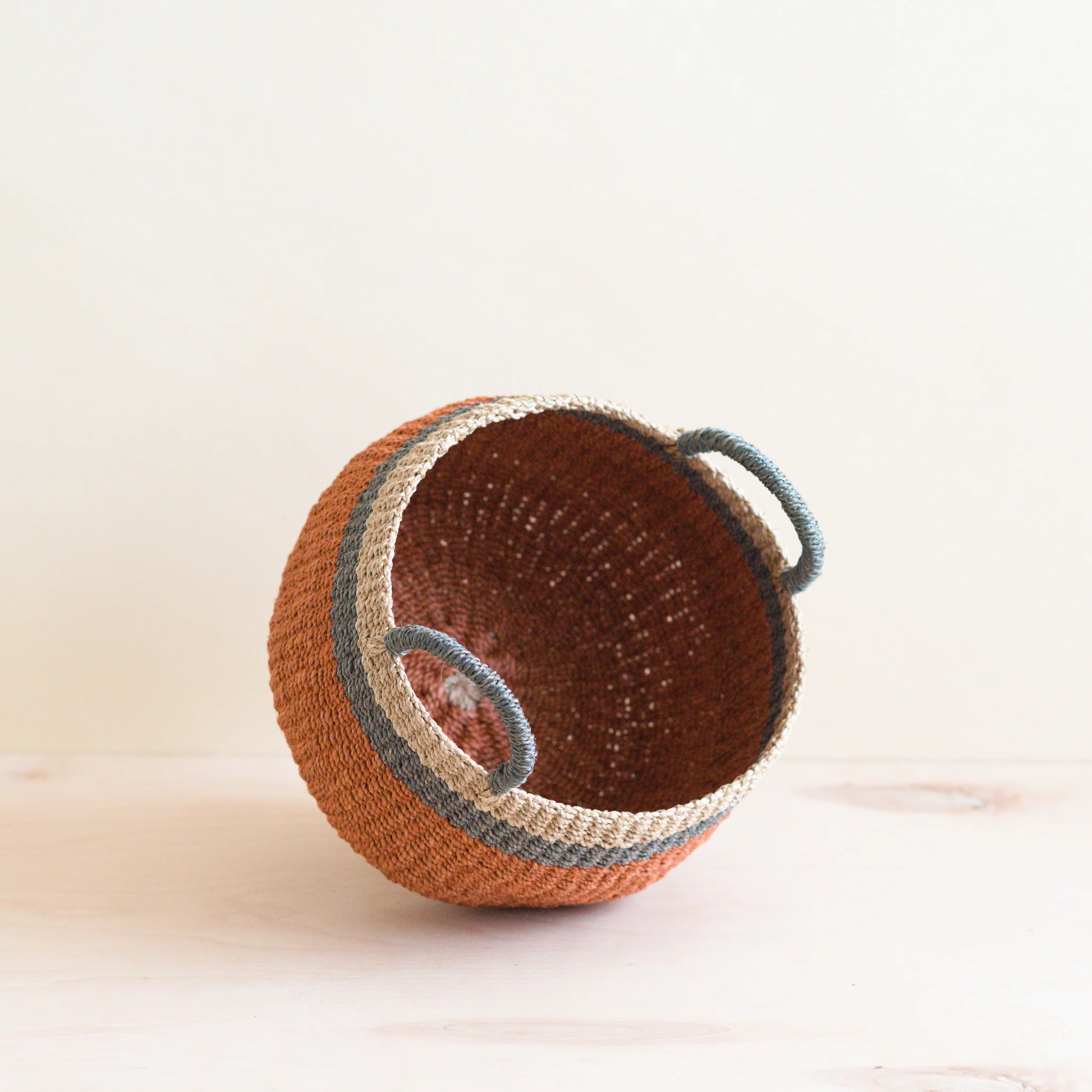 Abaca Bulge Basket - Image 3