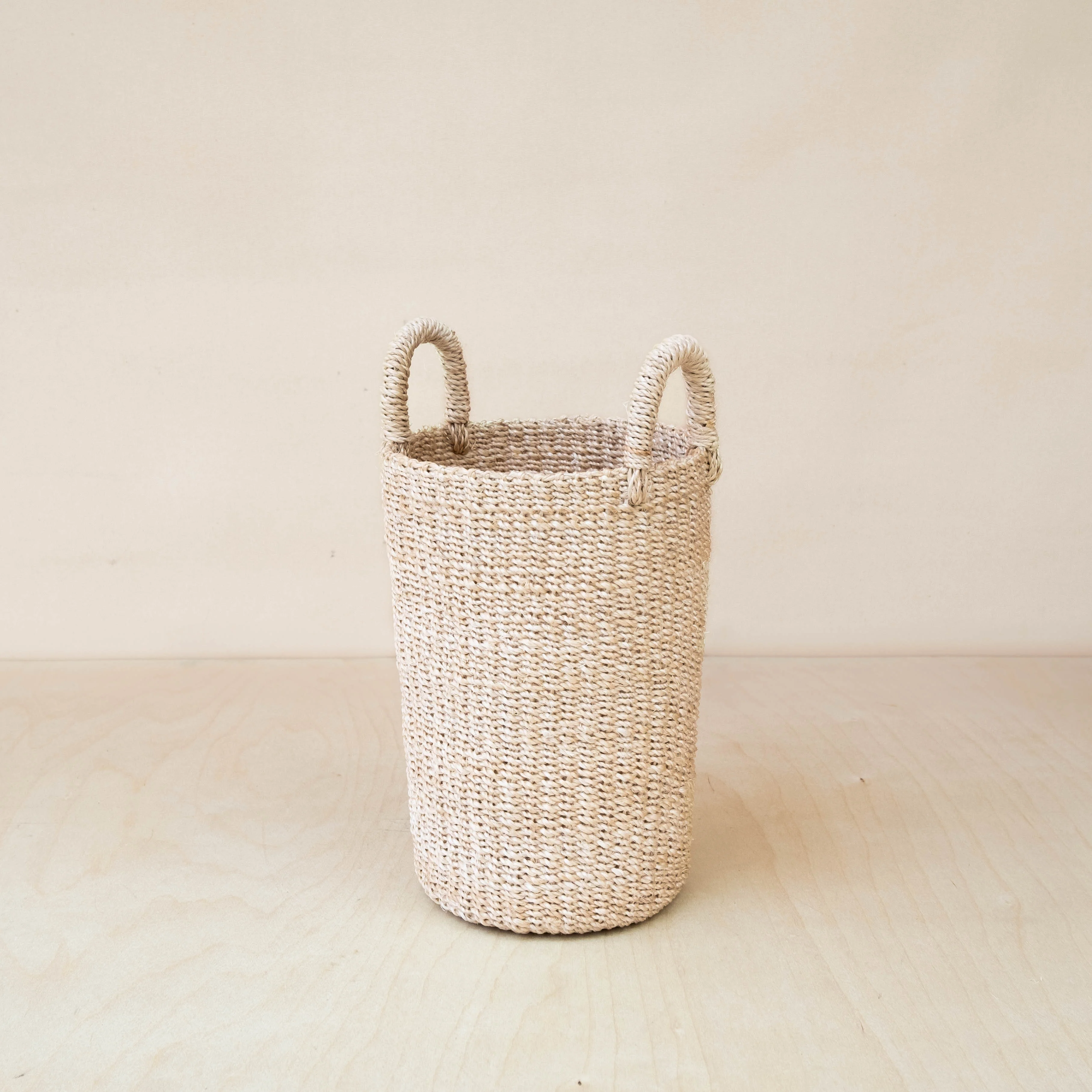 Abaca Cylinder Vase - Image 4