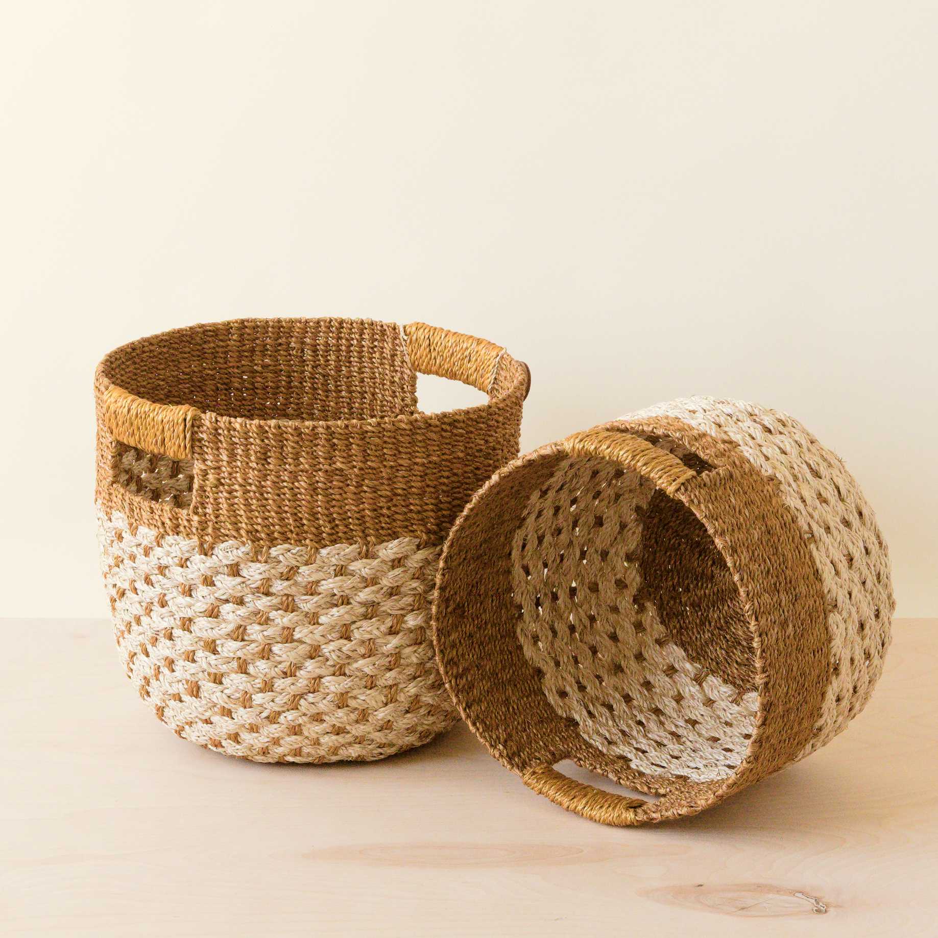 Abaca Round Bottom Basket, nested set of 2 - Image 2