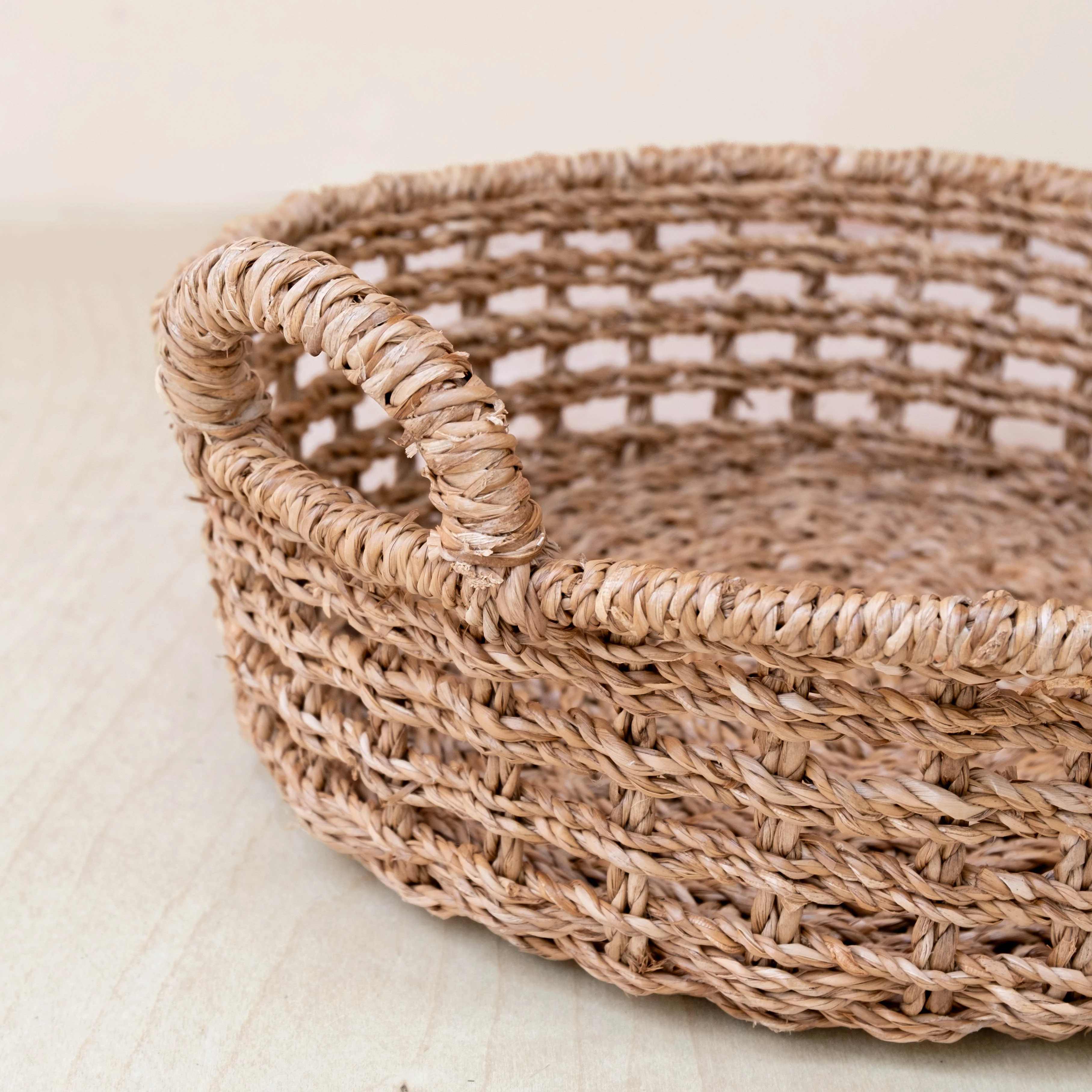 Abaca Round Tray Open Weave with Cutout Handles - Image 2