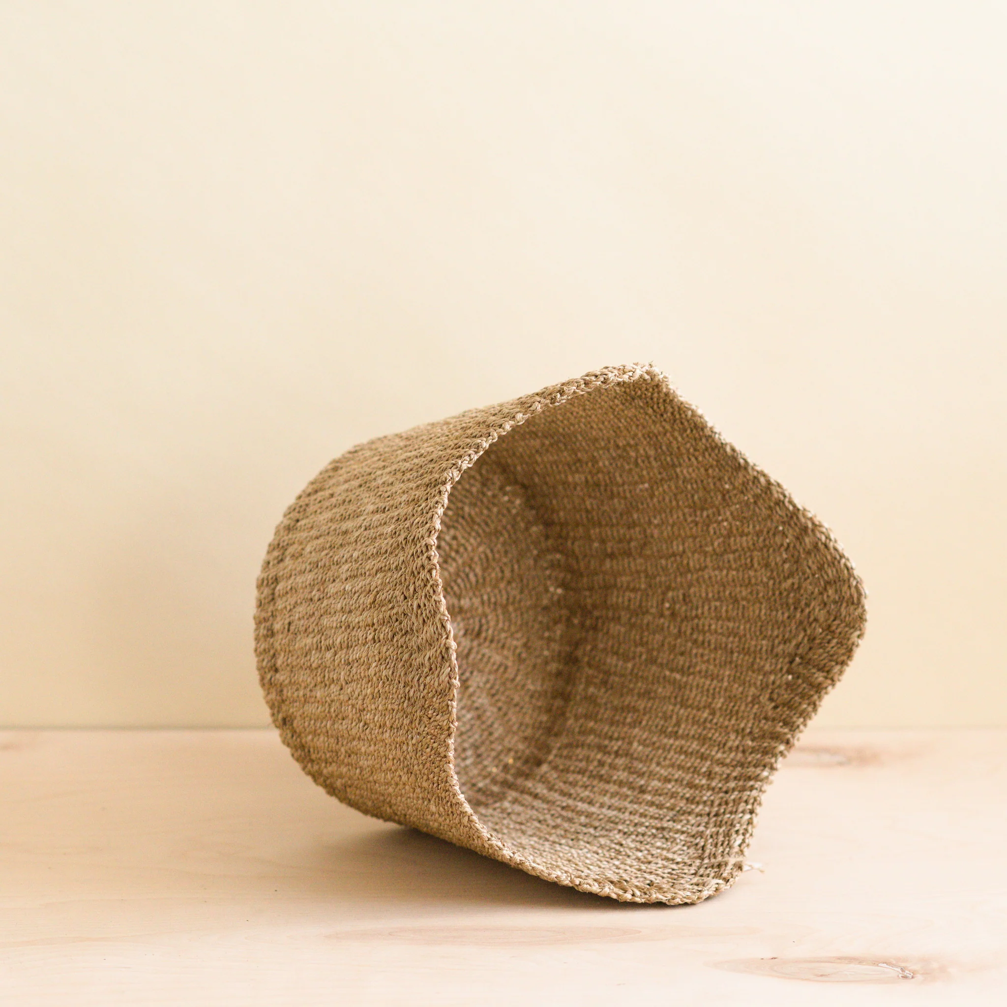 Abaca Scallop Basket - Image 5