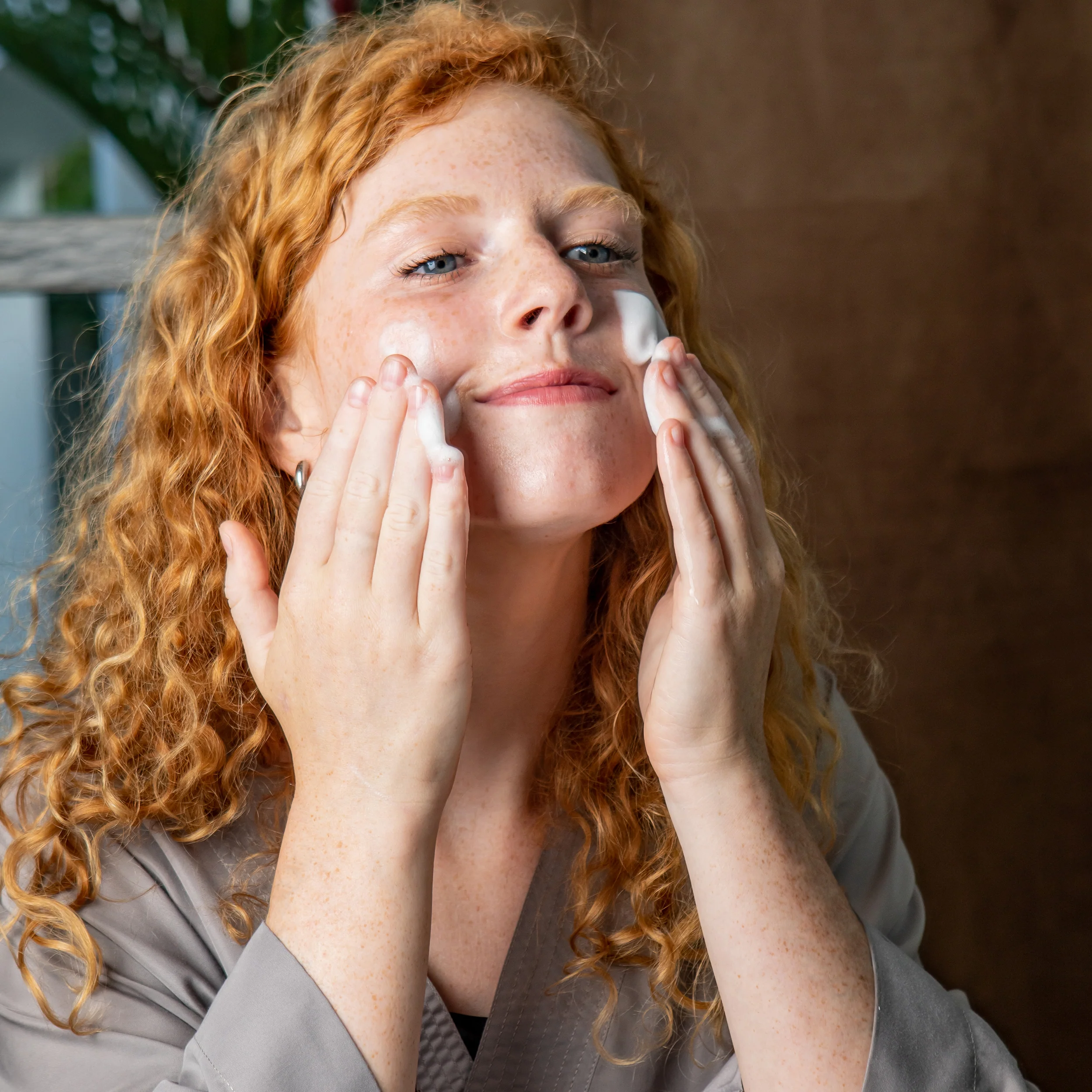 Balancing Tea Tree Face Wash for Oily Skin - Image 2