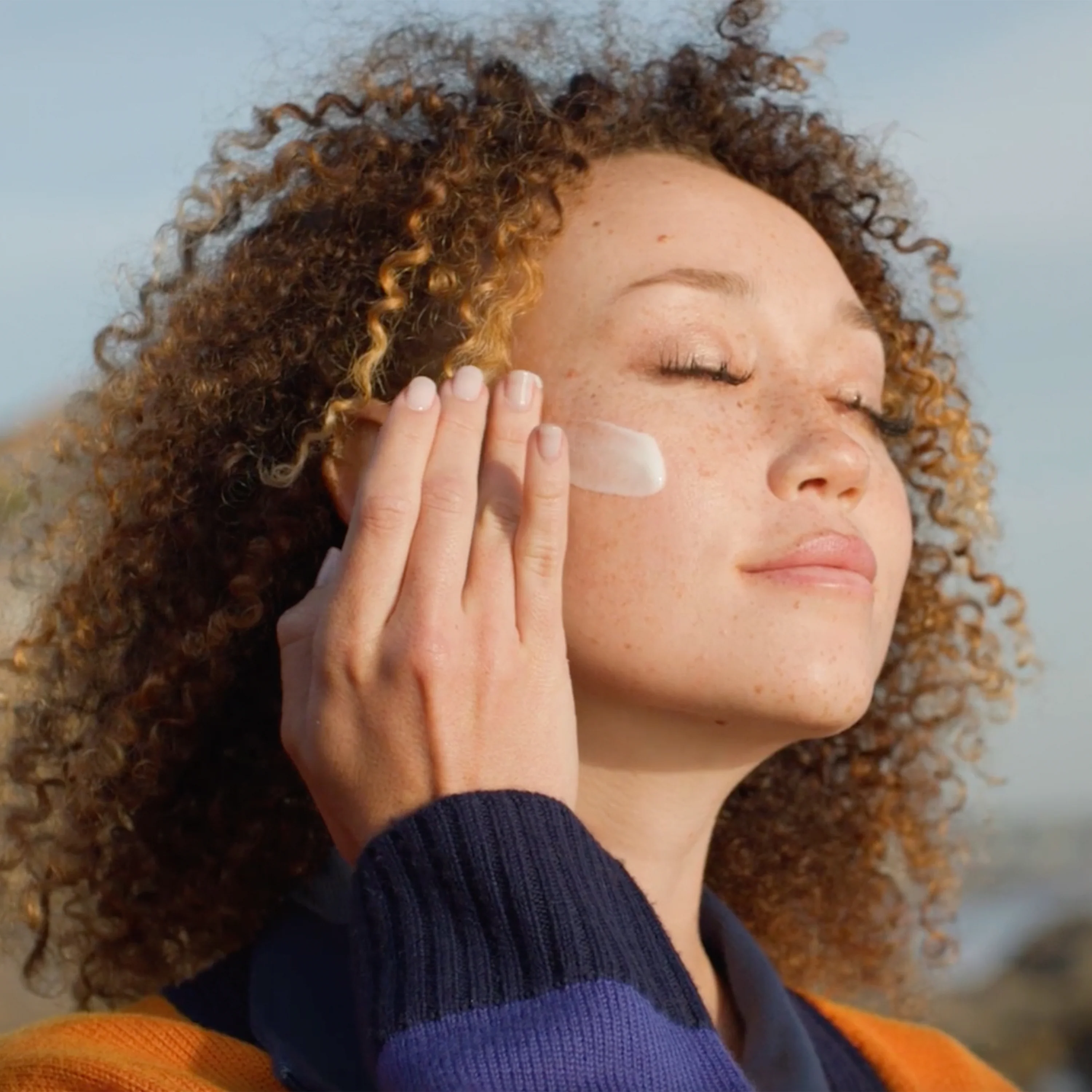 Balancing Lightweight Prebiotic Moisturizer - Image 4