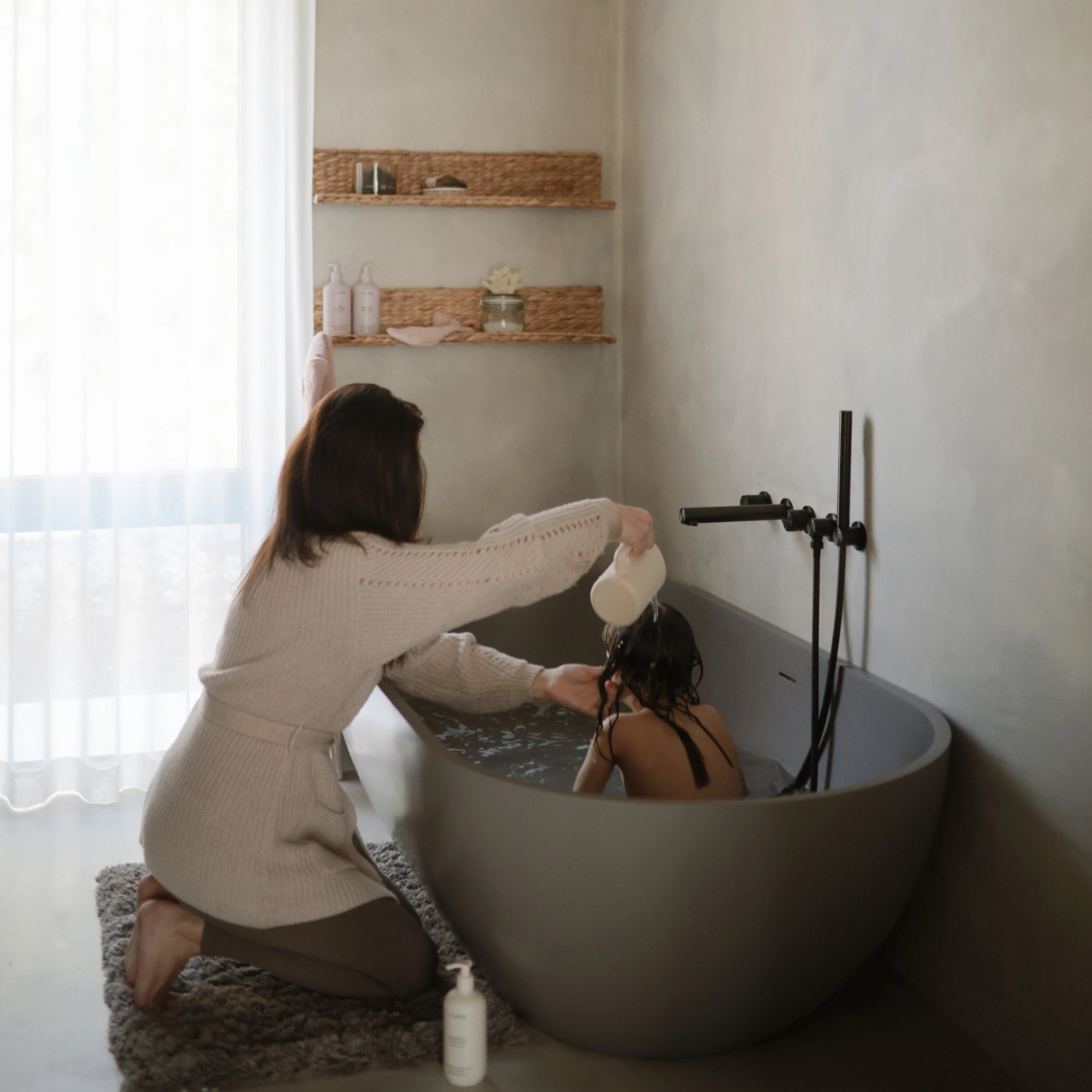 Bath Rinse Cup – Soft Silicone, Easy-Grip - Image 10