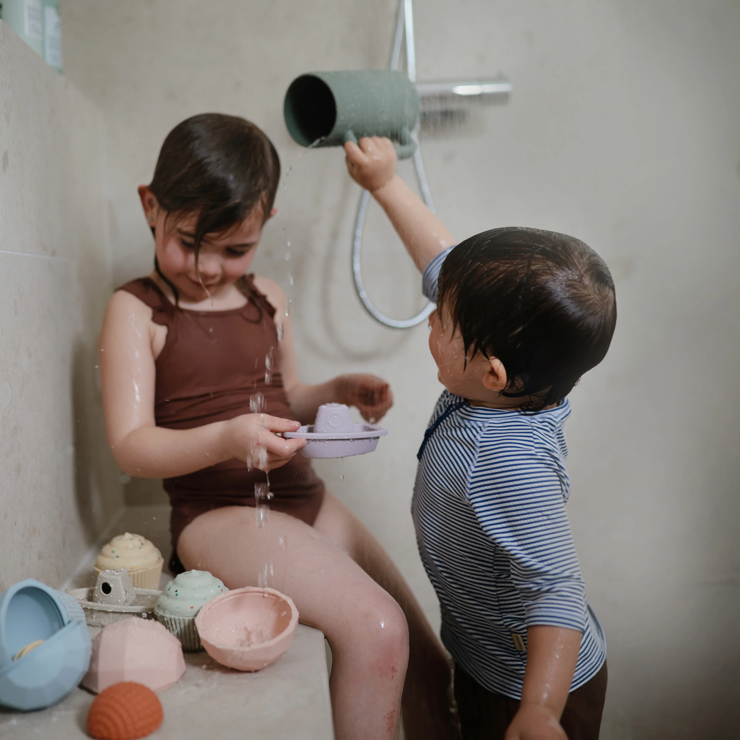 Bath Rinse Cup – Soft Silicone, Easy-Grip - Image 6