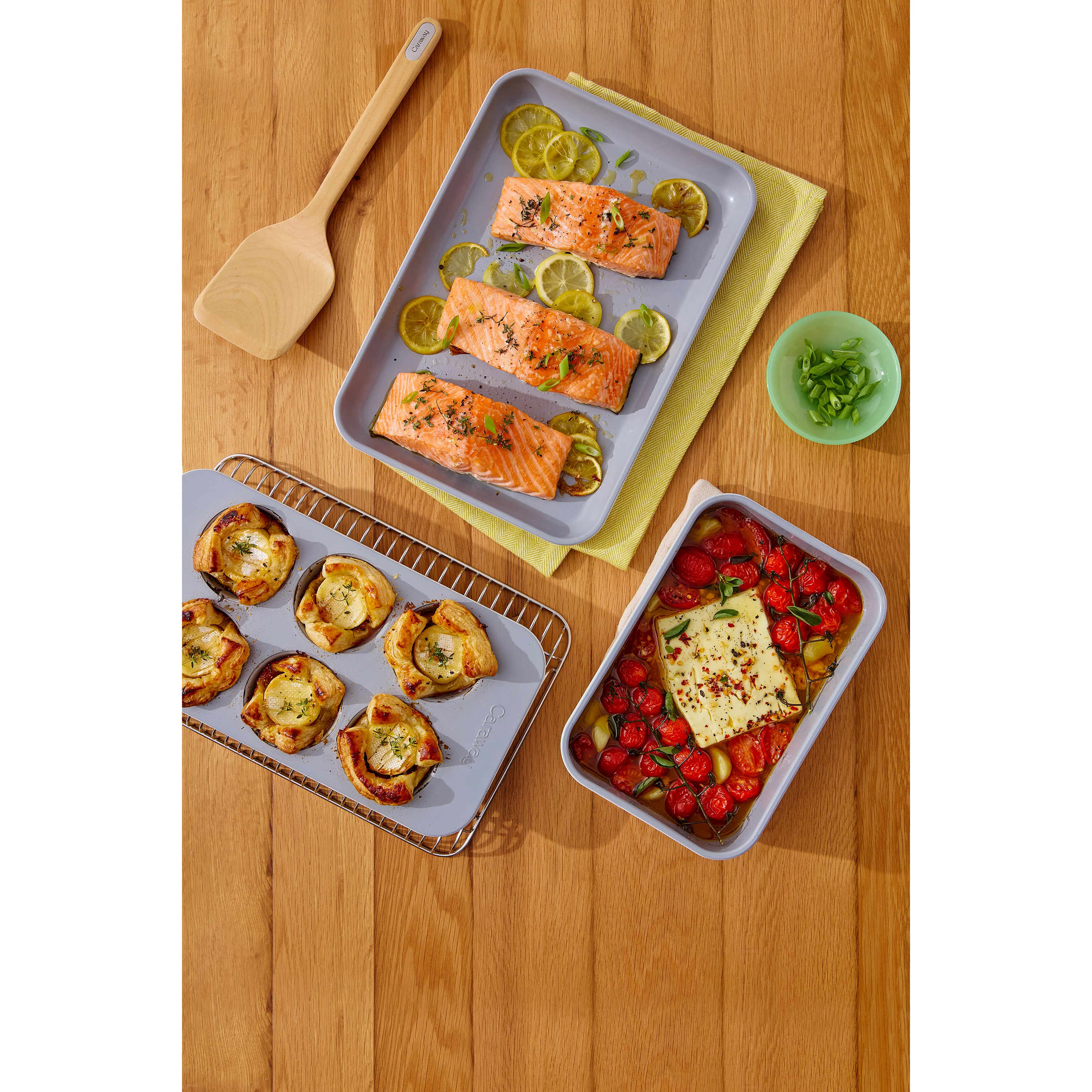 Mini Bakeware Set with Storage - Image 4