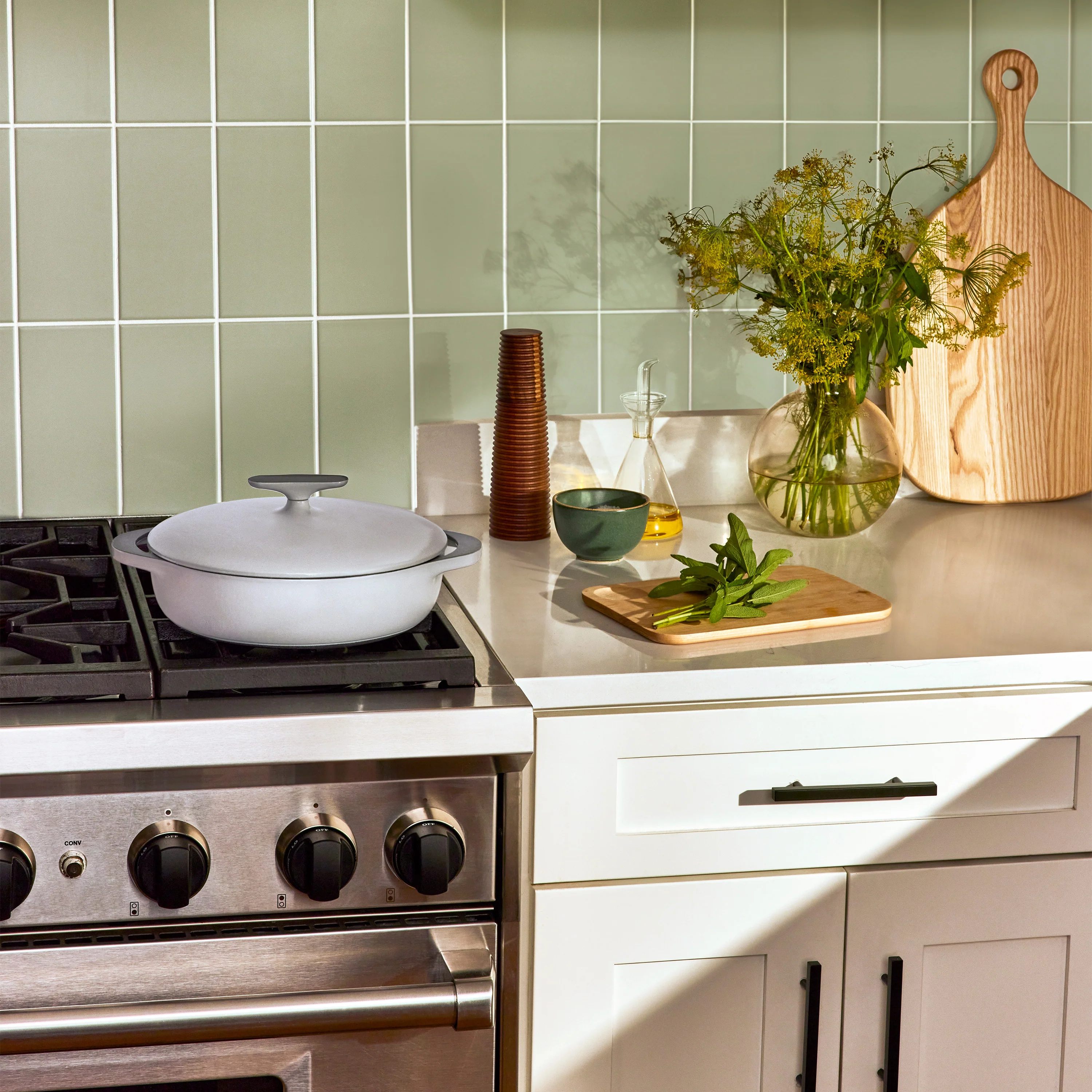 Cast Iron Braiser with Lid, 3.5 qt - Image 3