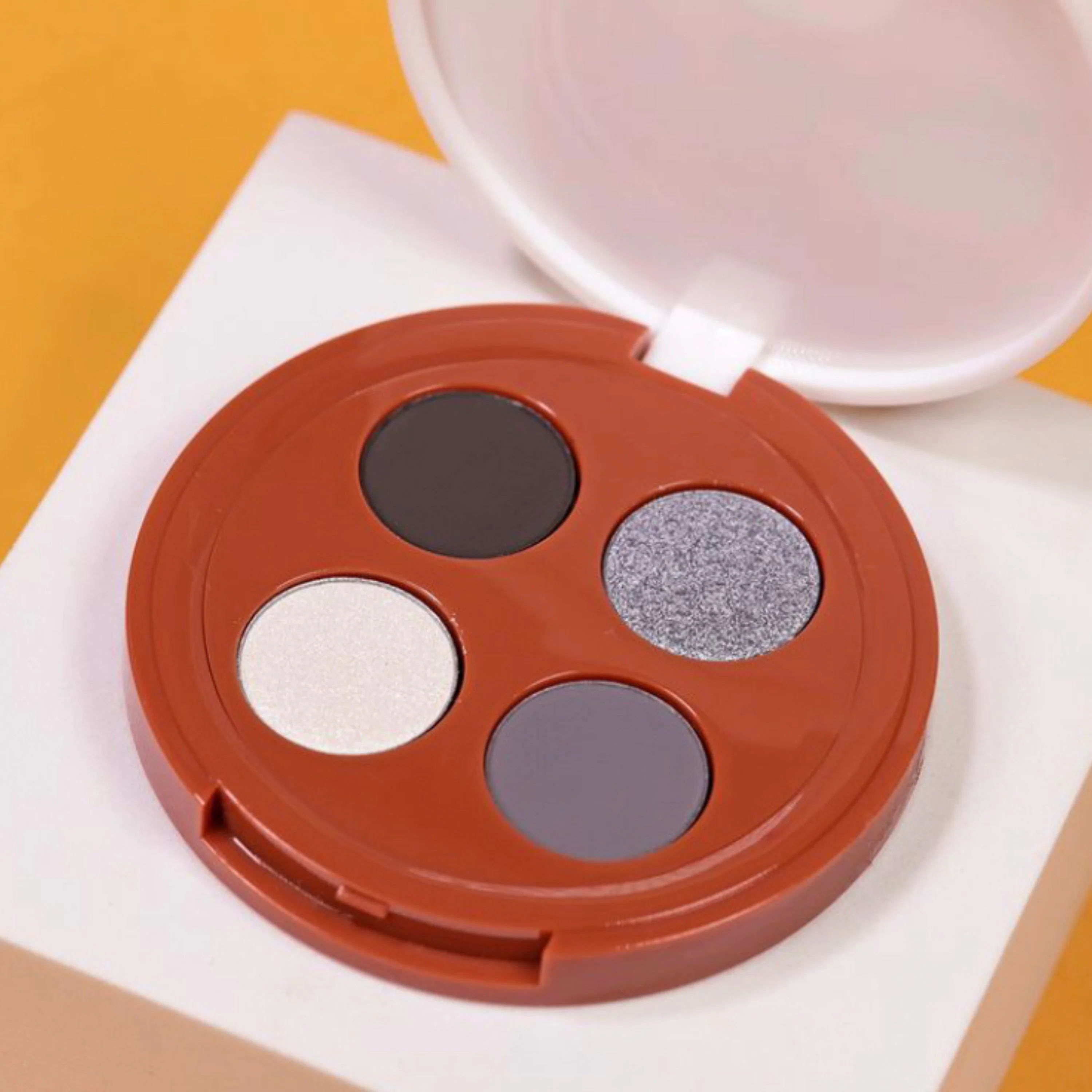 Coffee Oil Infused Pigmented Eyeshadow Palette - Image 12