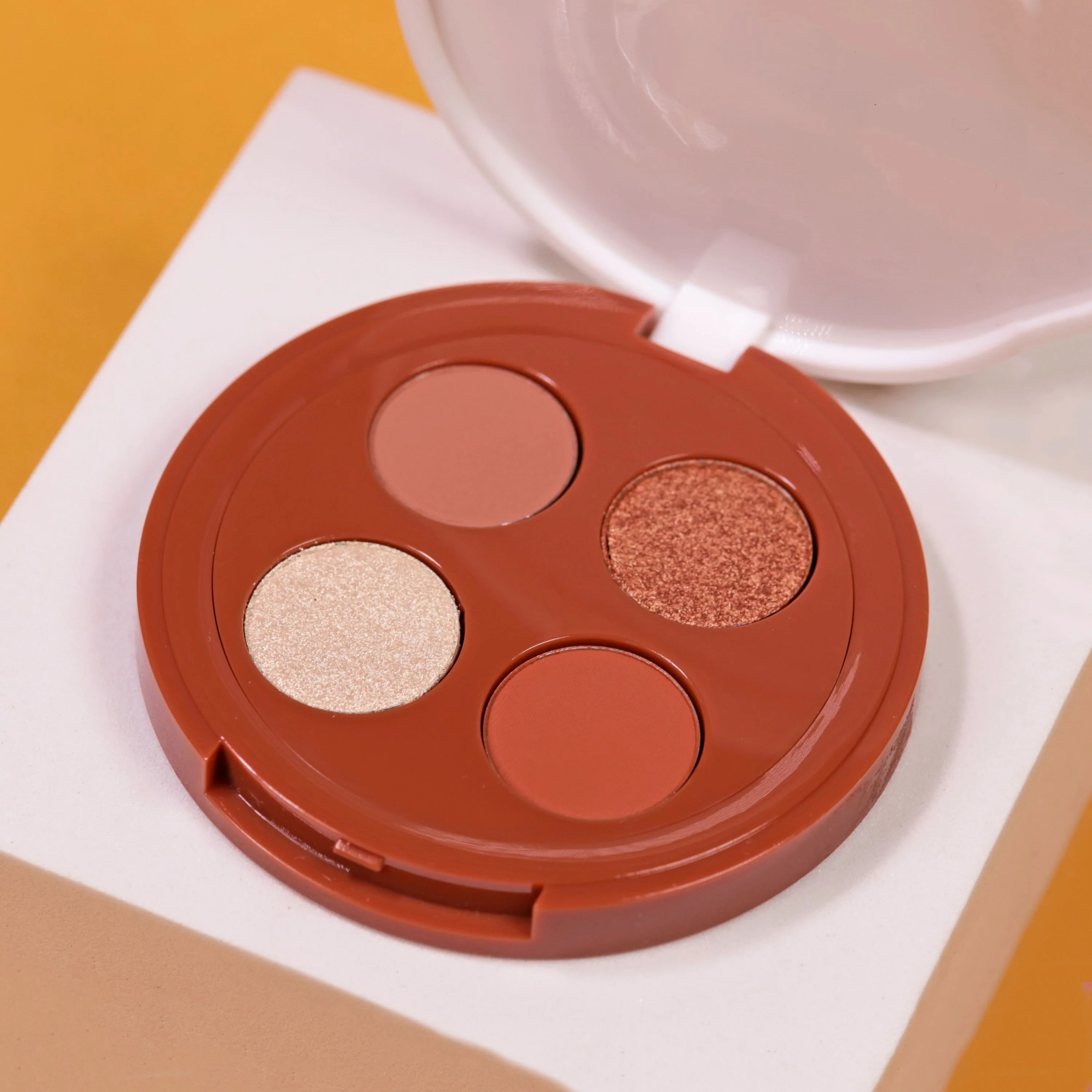 Coffee Oil Infused Pigmented Eyeshadow Palette - Image 8