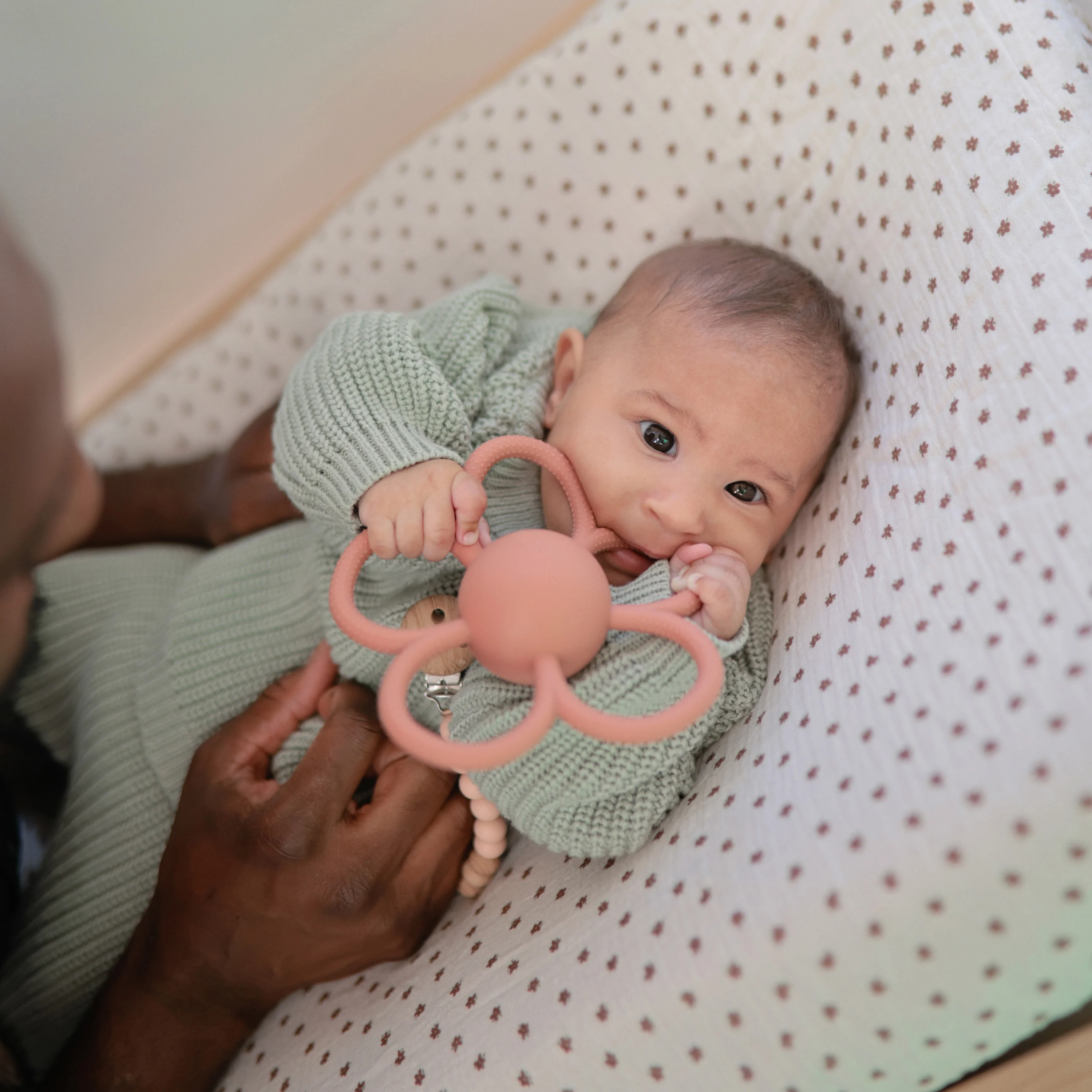 Daisy Rattle Teether – Safe & Non-Toxic: BPA-free, Food-Grade Silicone - Image 3