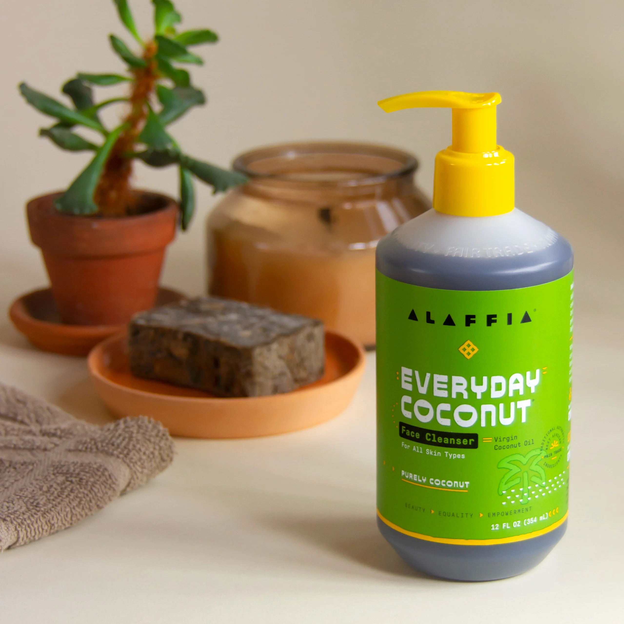 Everyday Coconut Face Cleanser - Image 5