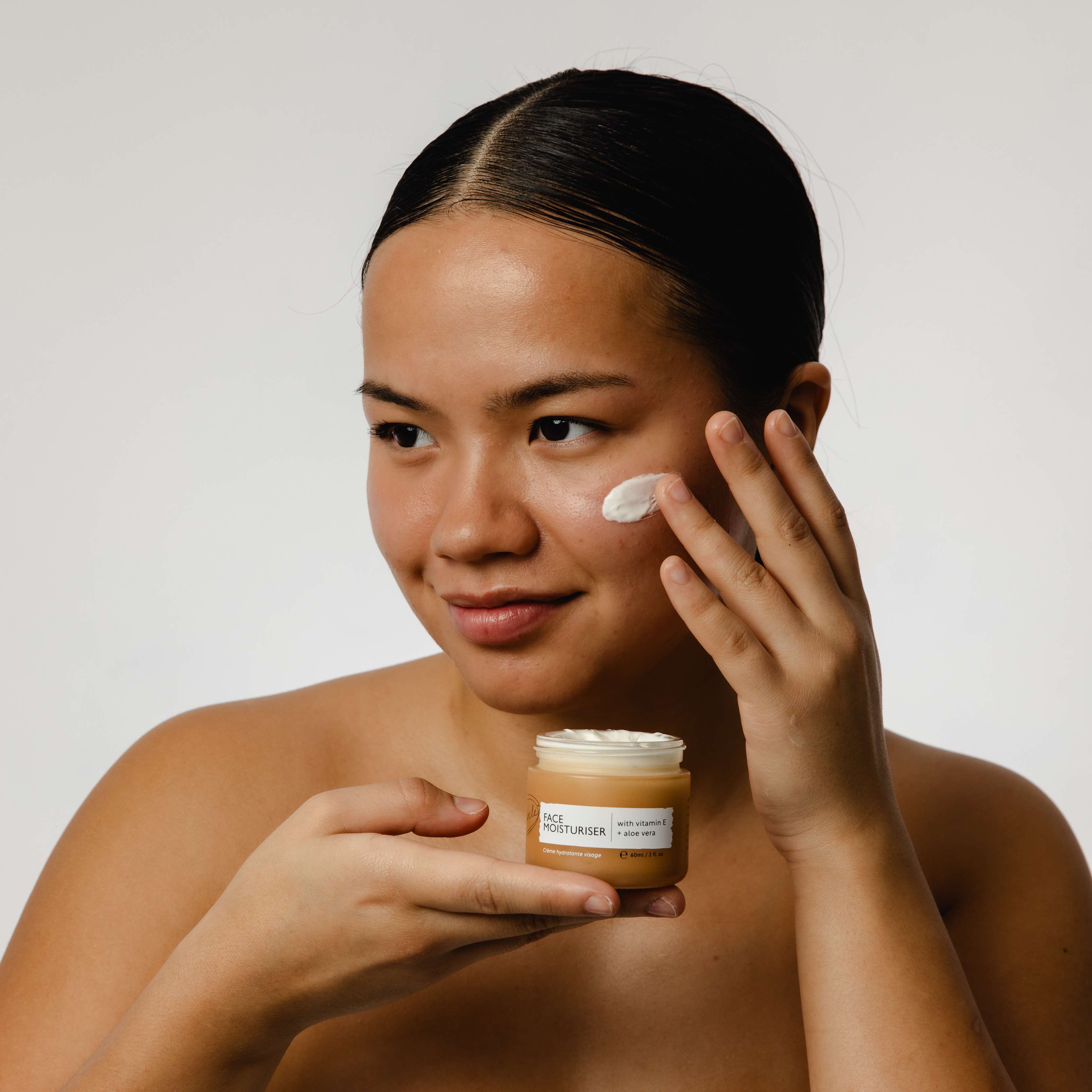 Face Moisturizer with Vitamin E + Aloe Vera - Image 3