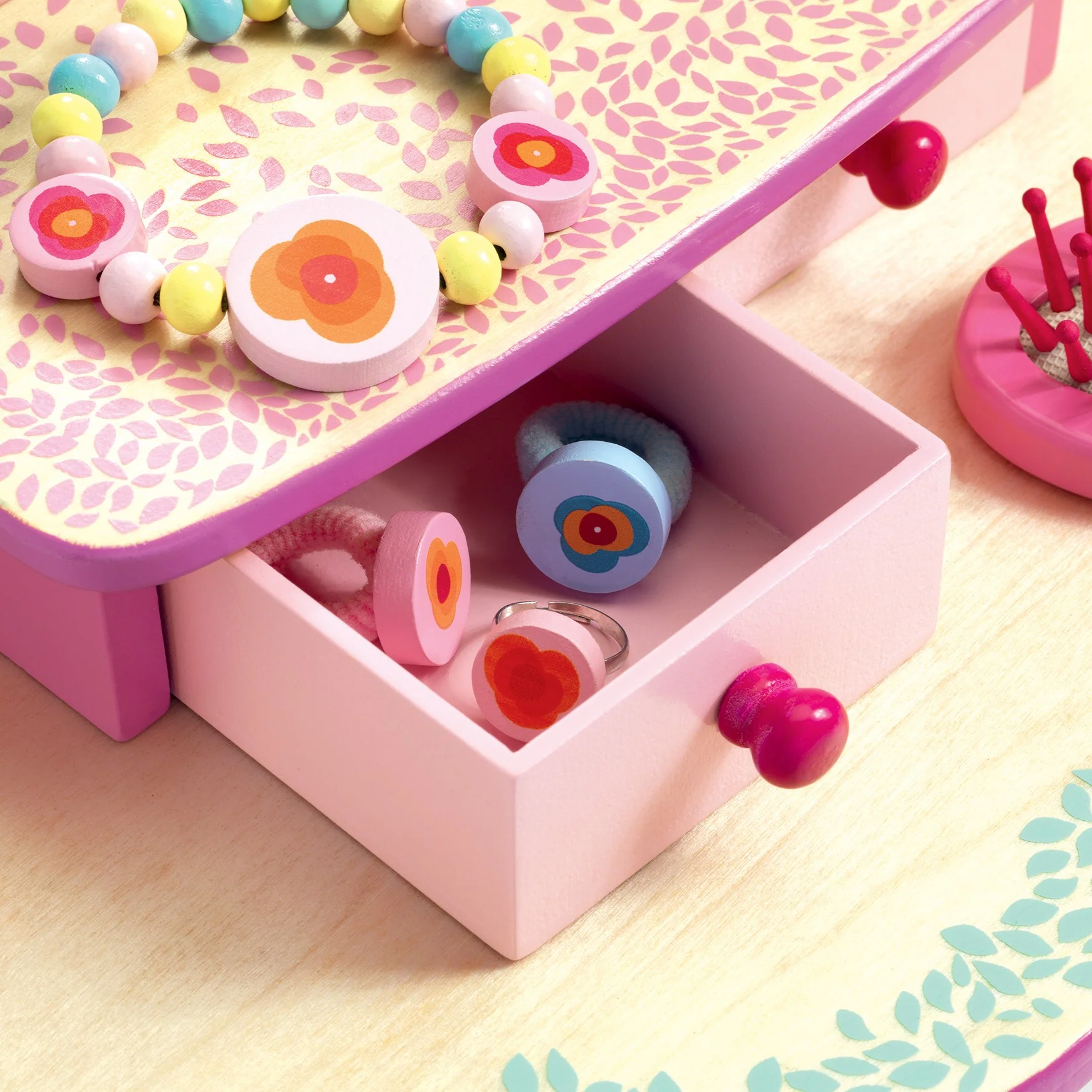Flora Dressing Table Play Set made from 100% FSC® Certified Wood - Image 4