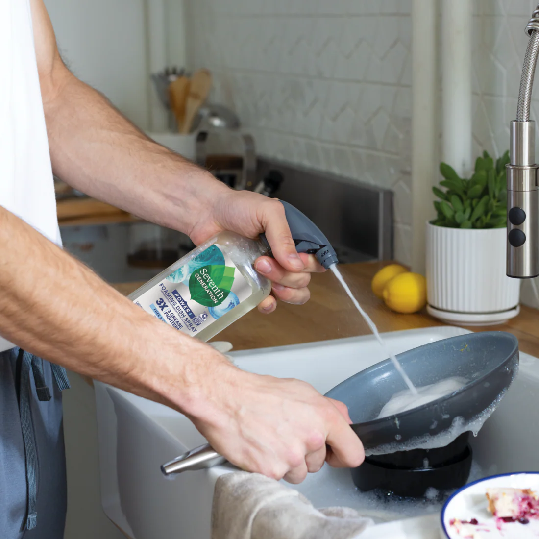 Foaming Dish Spray - Image 10