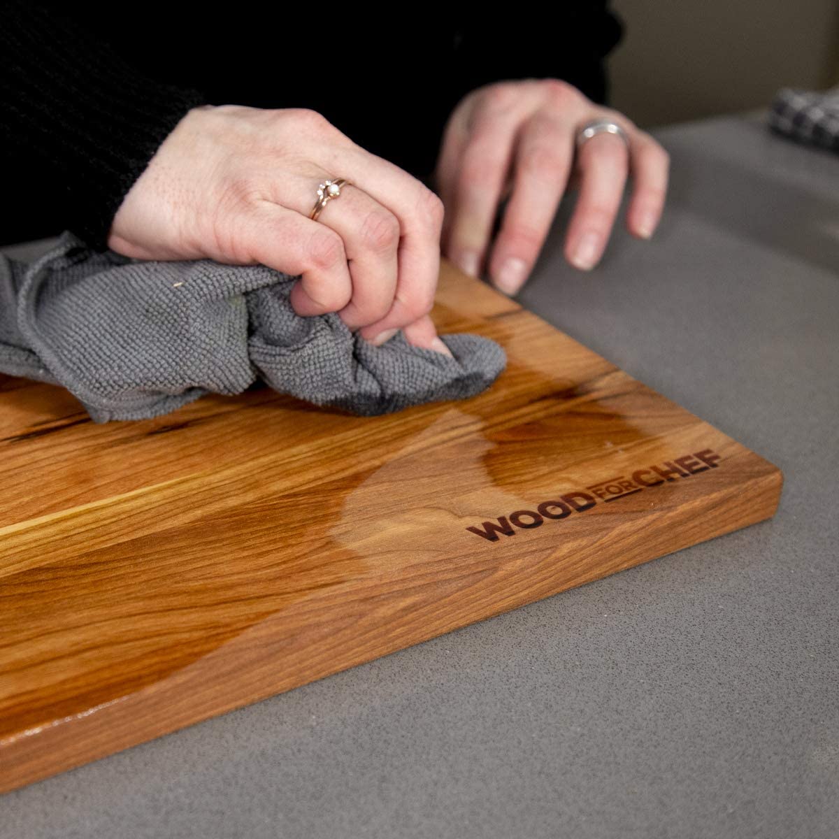 Wood Cutting Board Mineral Oil - 100% Food Grade - Image 5
