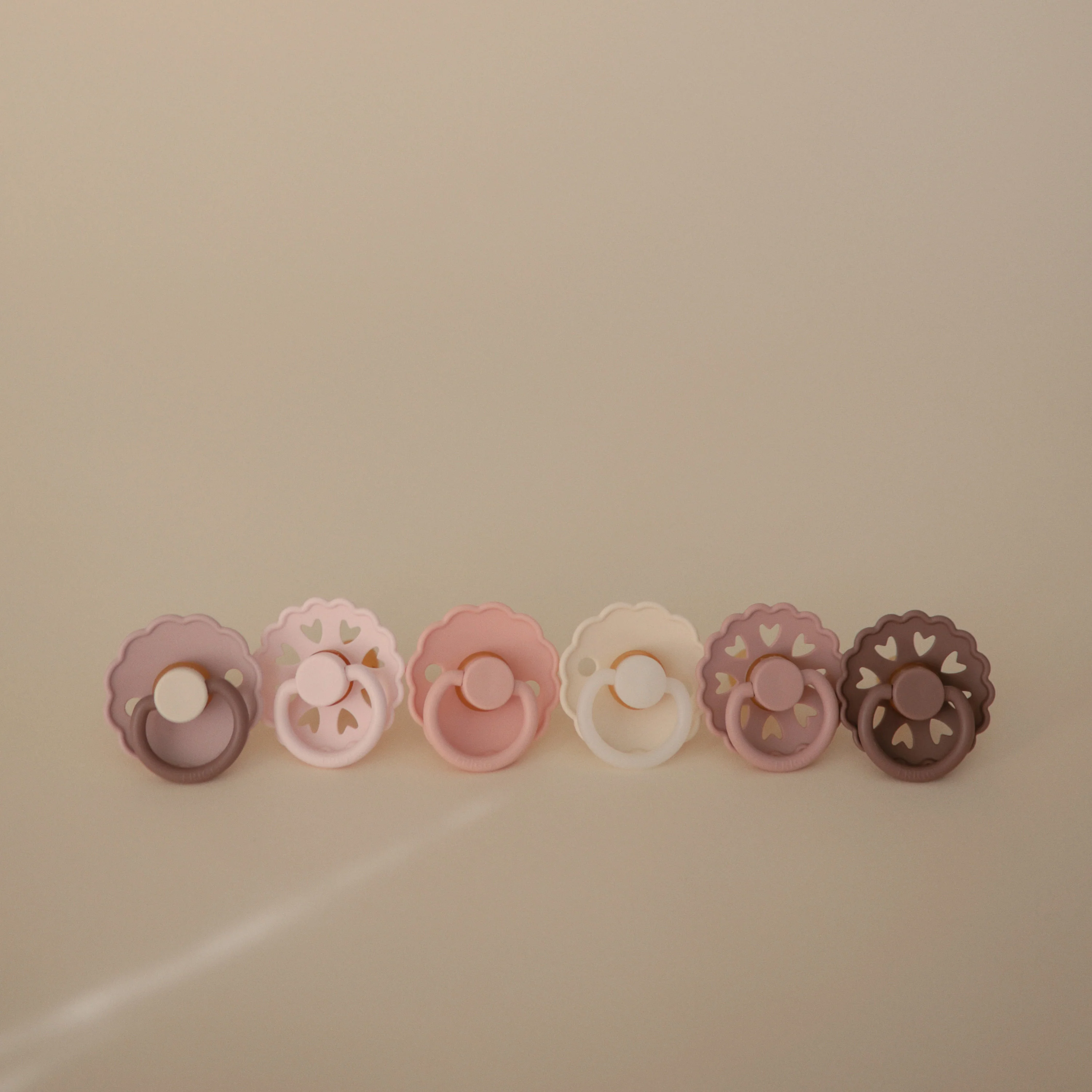 FRIGG Natural Rubber Pacifier – BPA-Free 6-Pack - Image 6