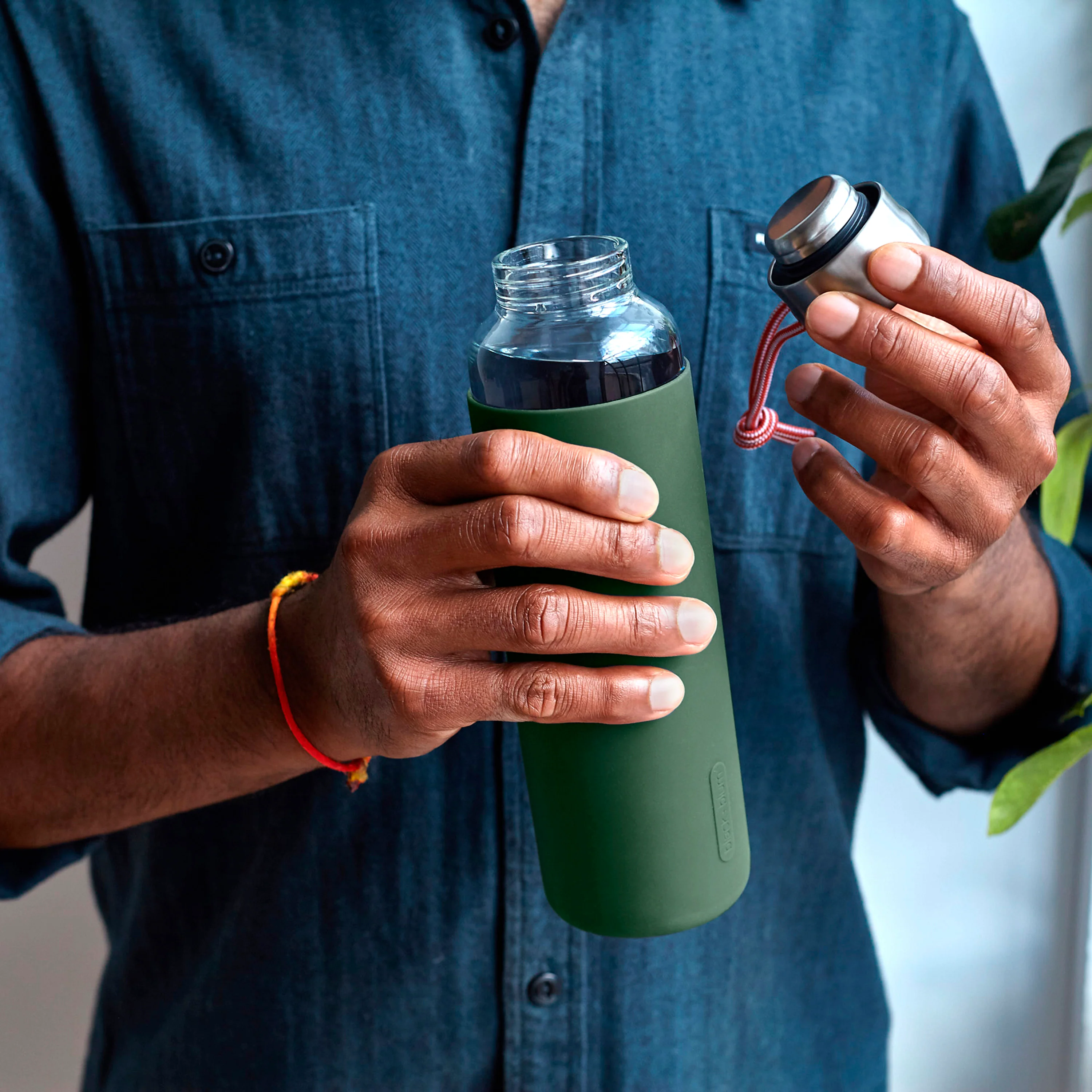 Glass Water Bottle with Stainless Steel Lid - Image 4