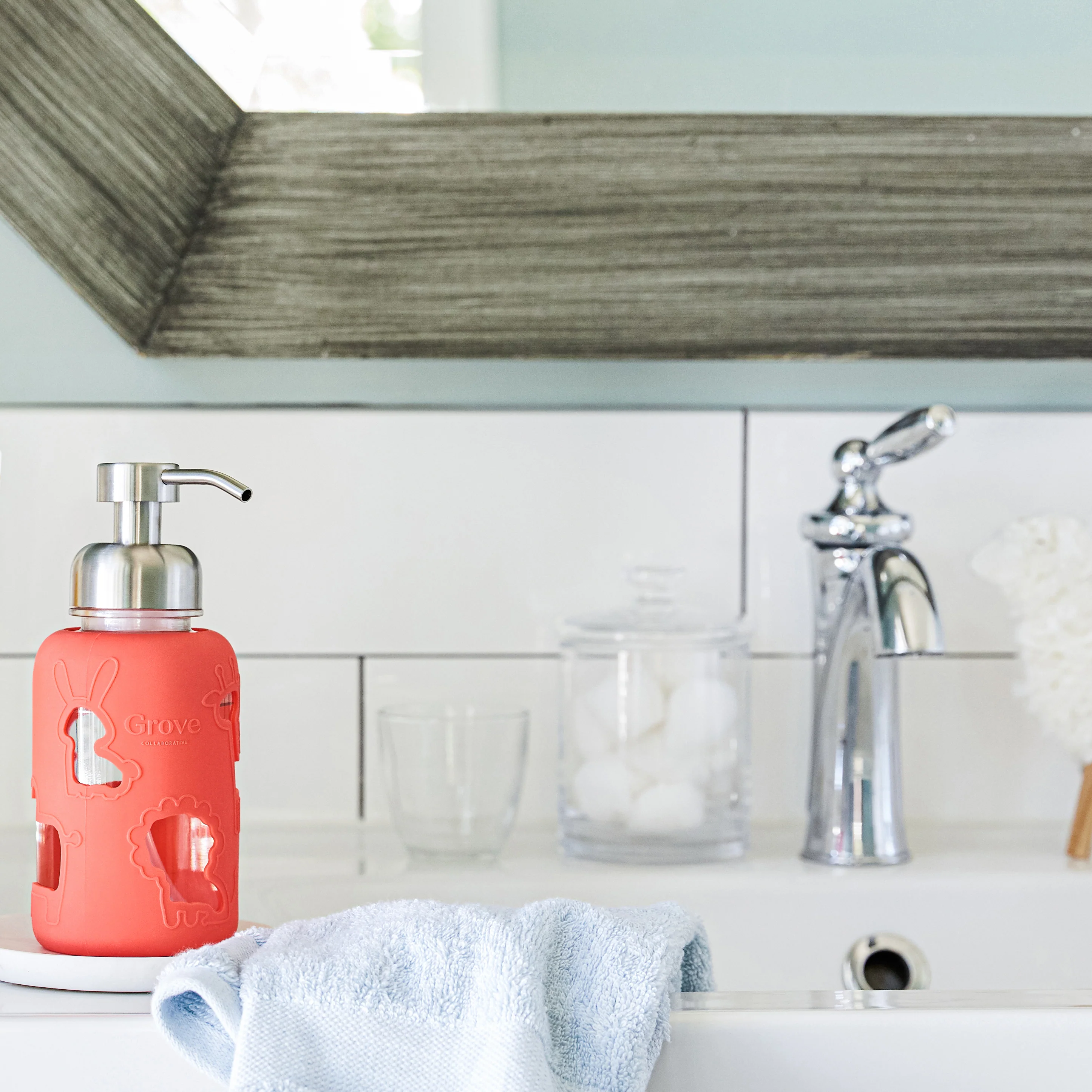 Kids Foaming Hand Soap Glass Dispenser - Image 4