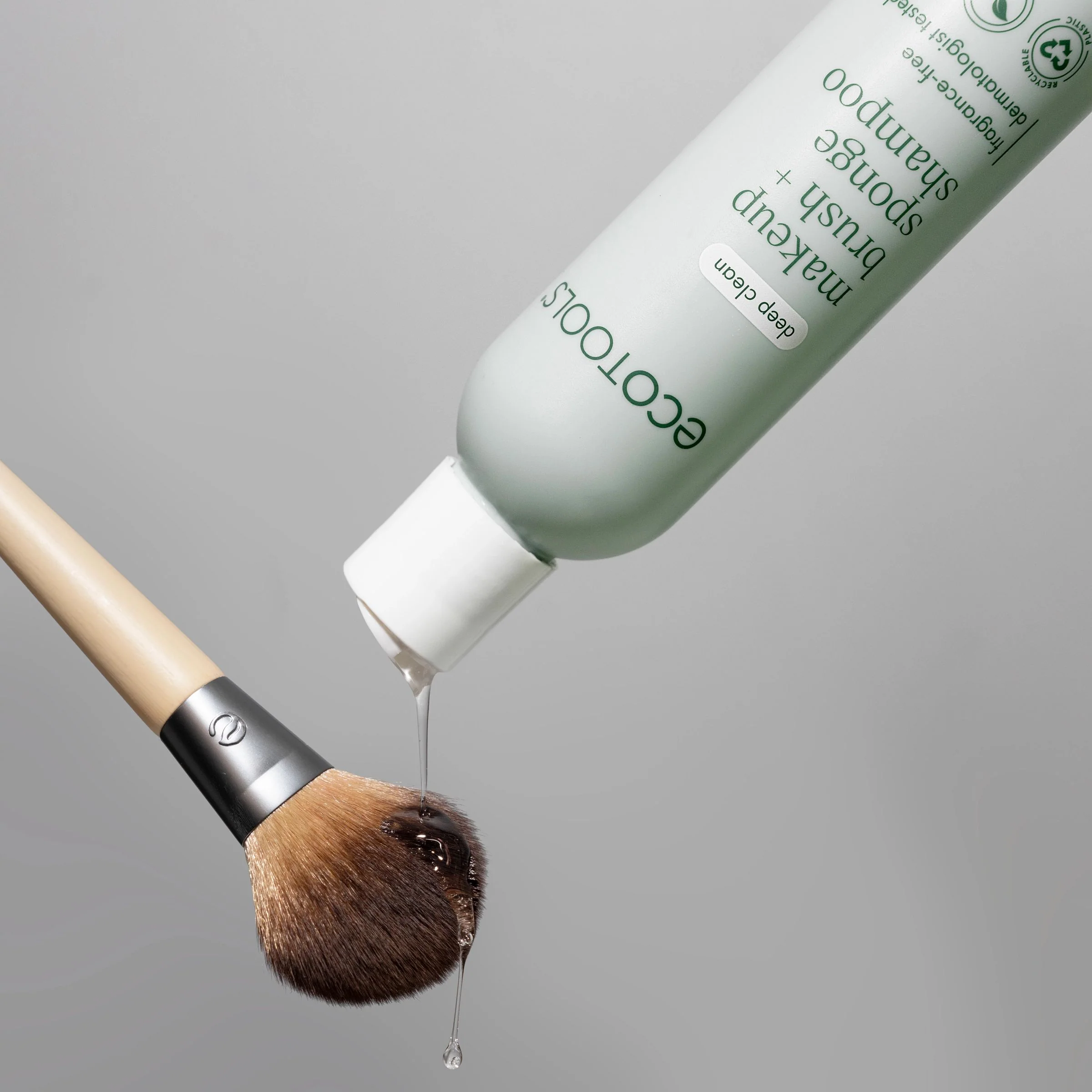 Makeup Brush & Sponge Shampoo - Image 3