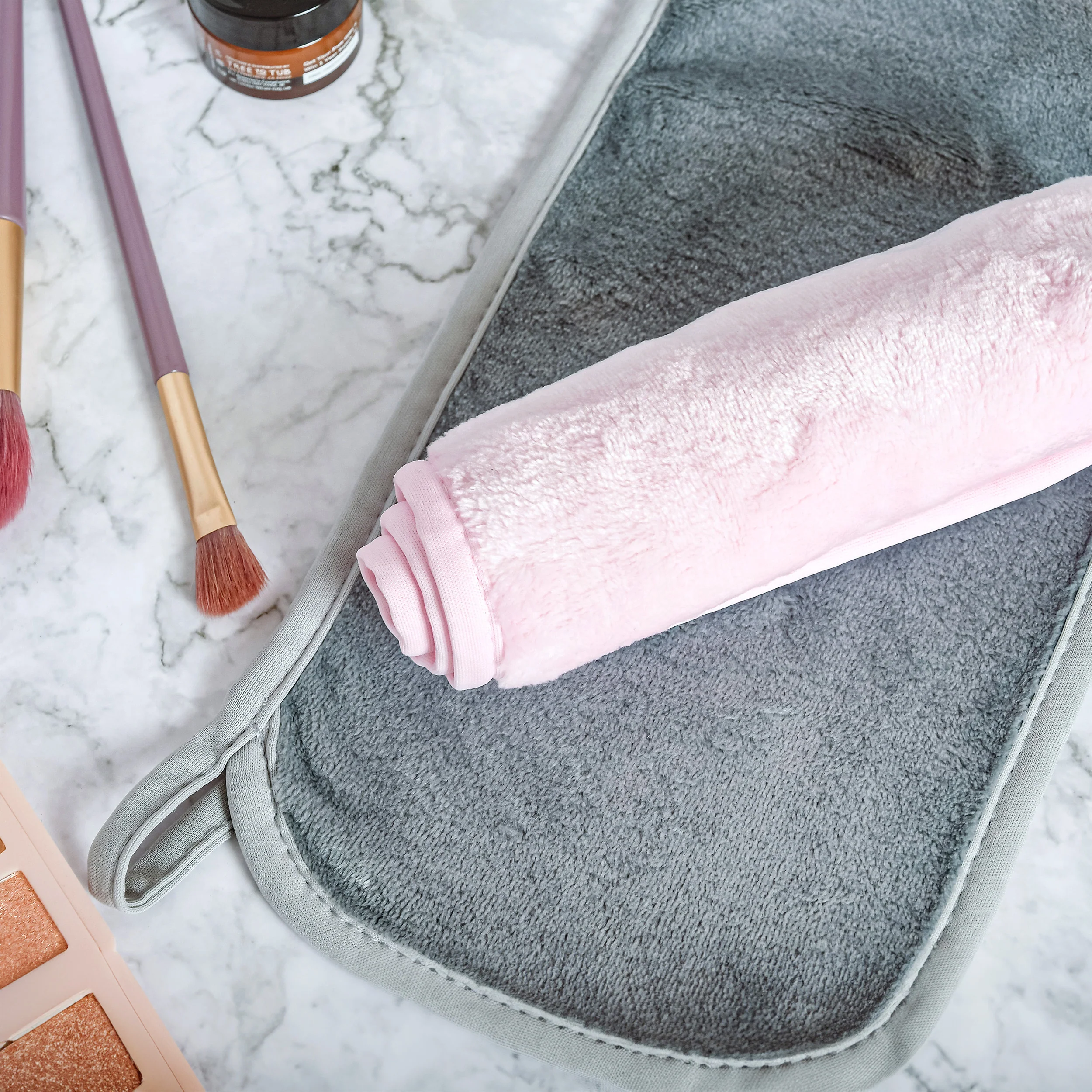 Makeup Remover Towel - Image 17