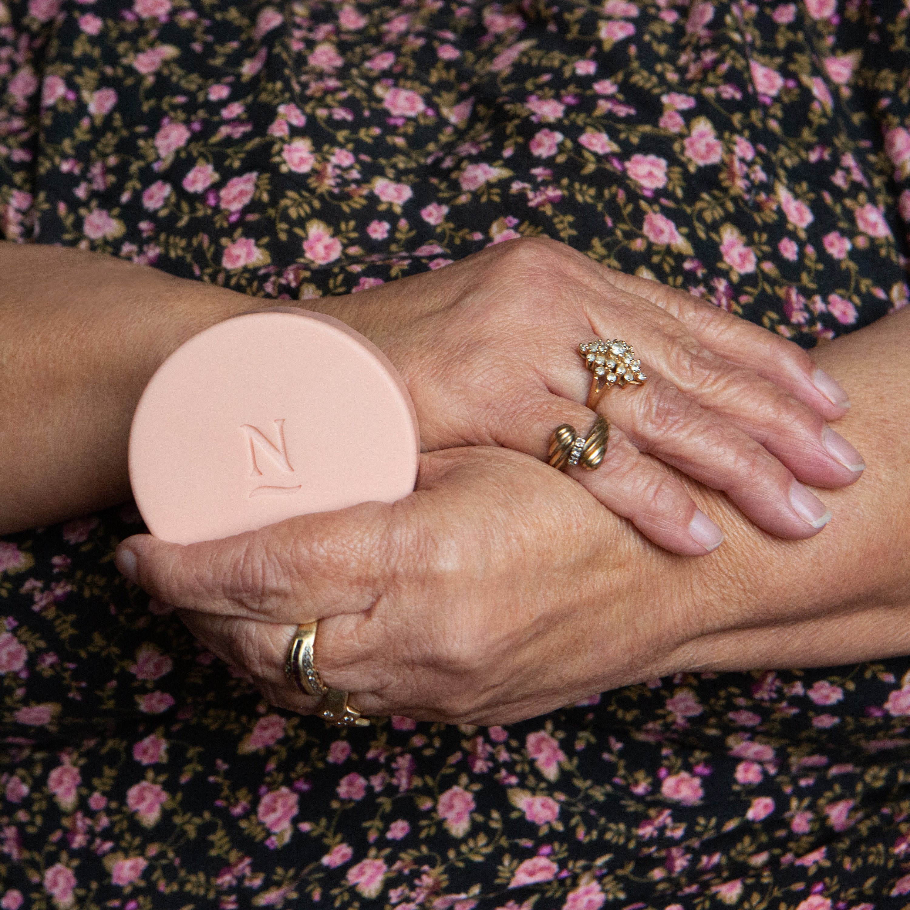 Moisturizing Botanical Bar - Image 10