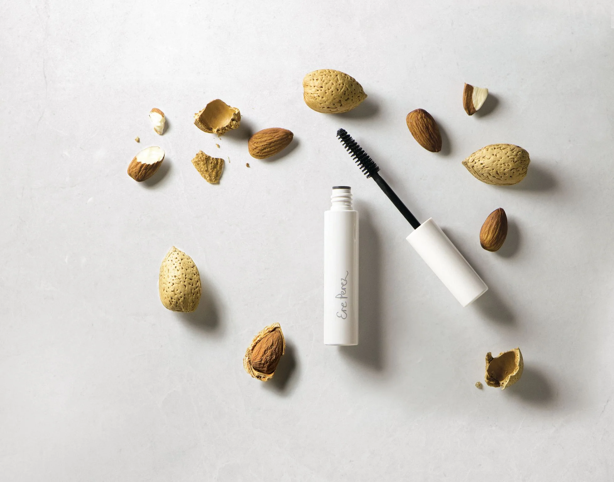 Natural Almond Mascara - Image 17