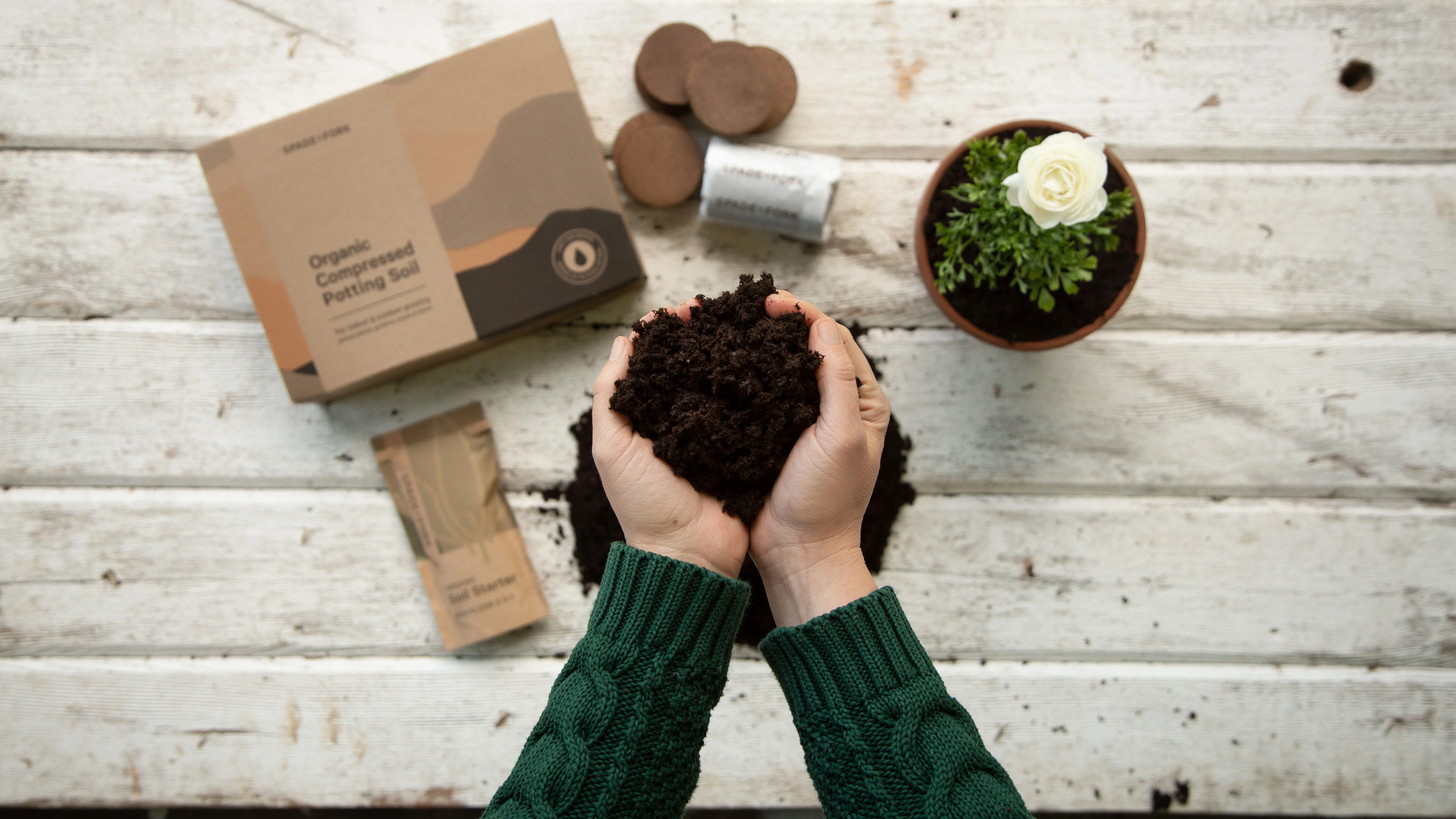 Organic Indoor & Outdoor Potting Soil Multi-Pack - Image 2