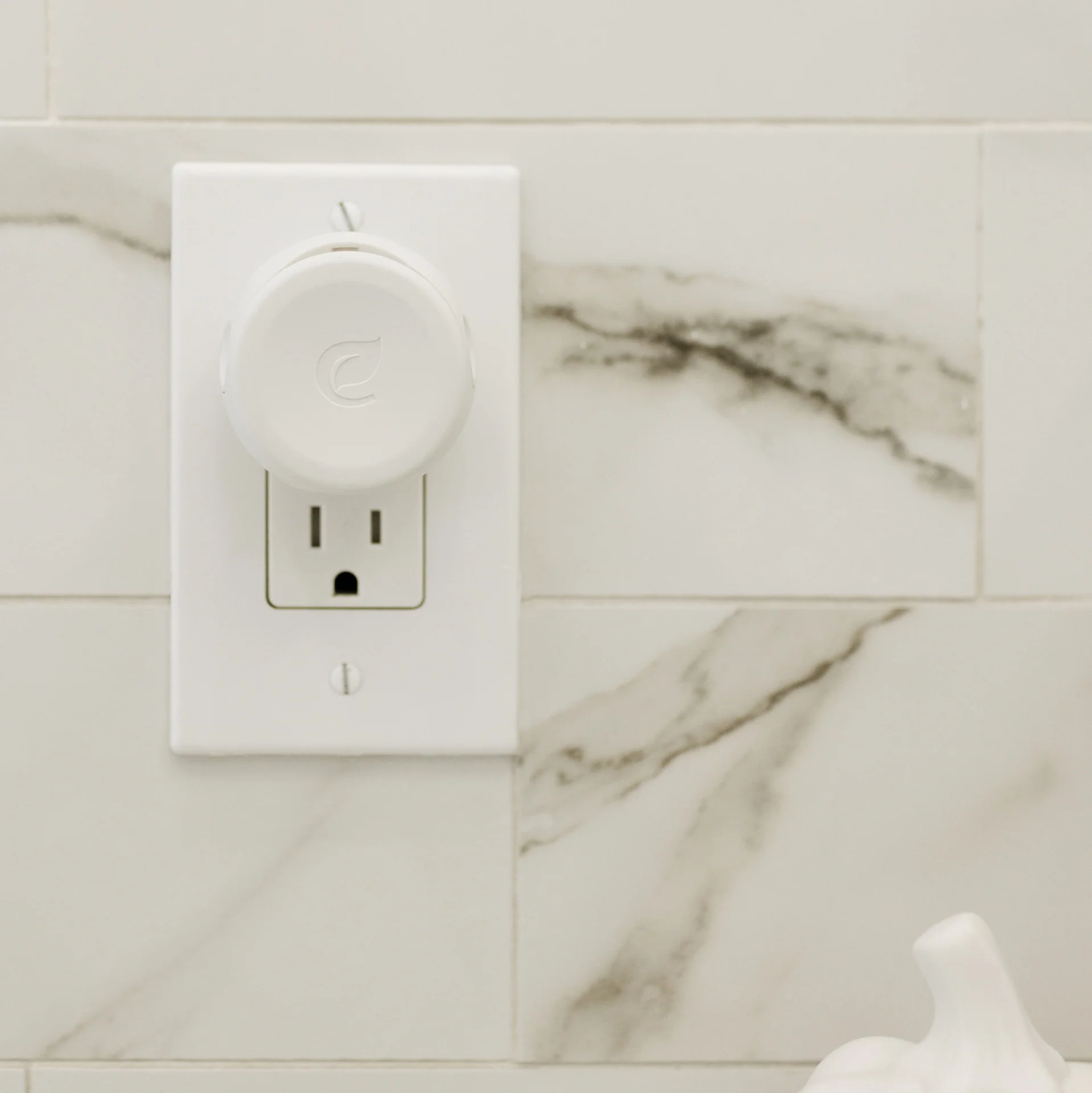 Plug-in Air Freshener Starter Set - Image 41