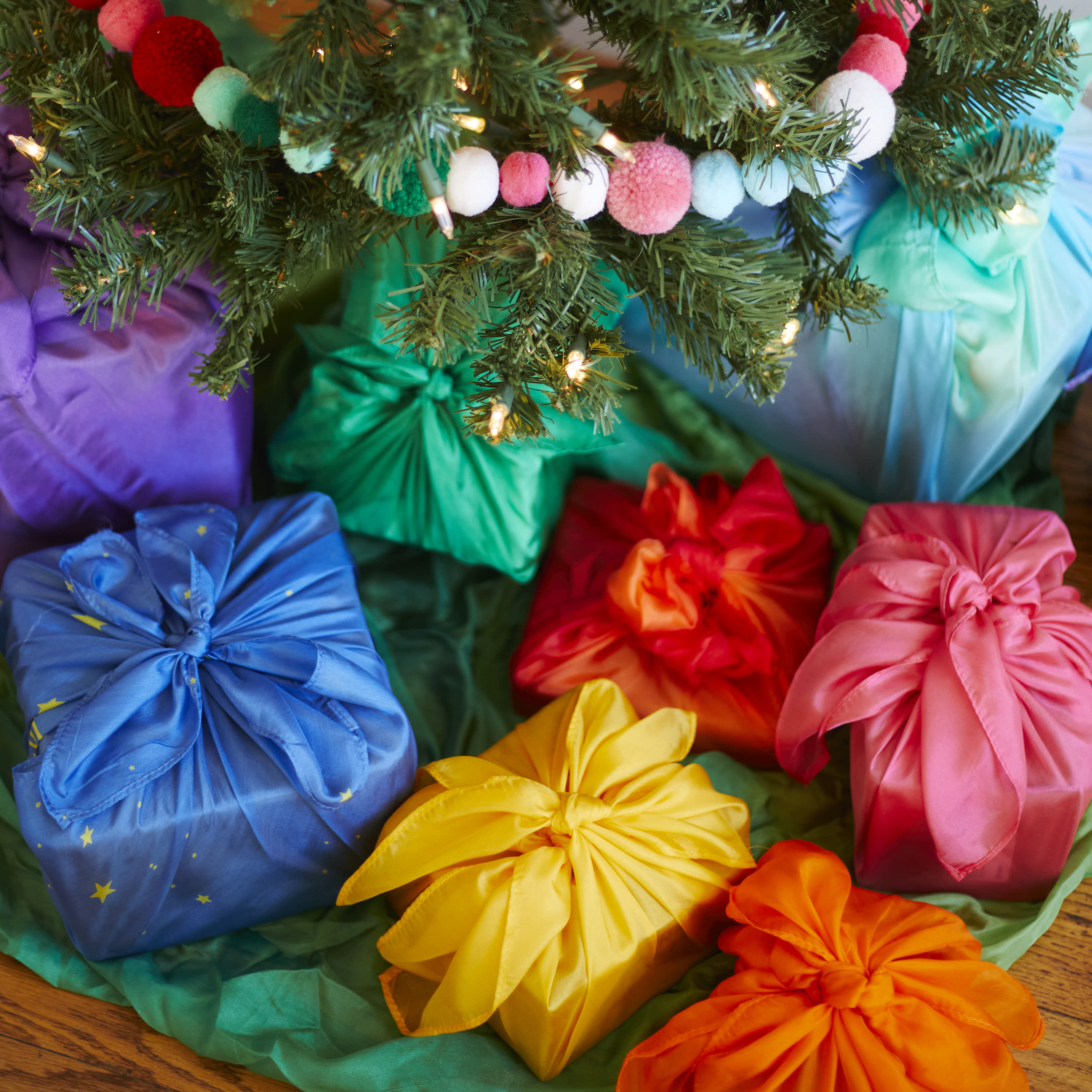 Reusable Gift Wrap Furoshiki Set - Image 4
