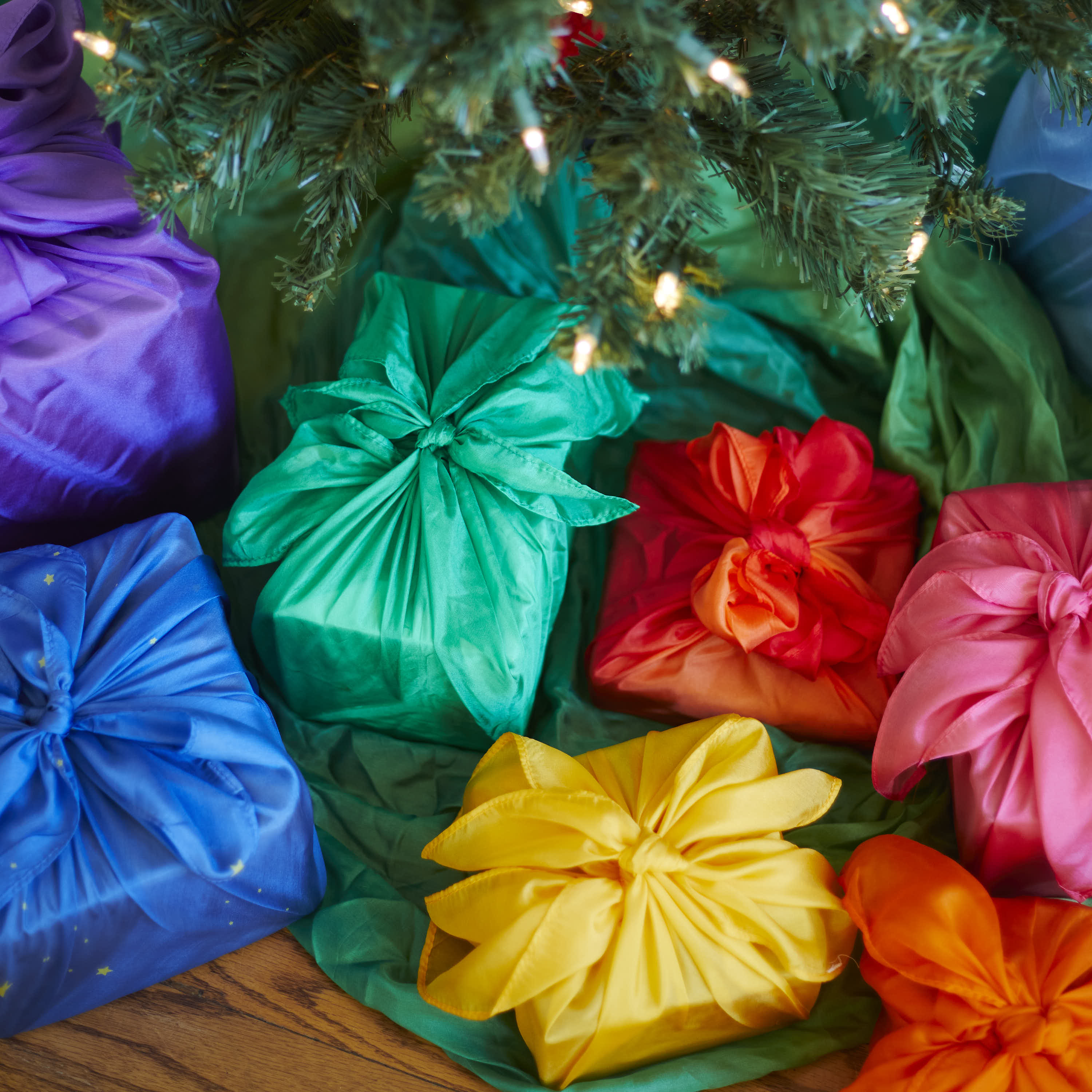 Reusable Gift Wrap Furoshiki Set - Image 5