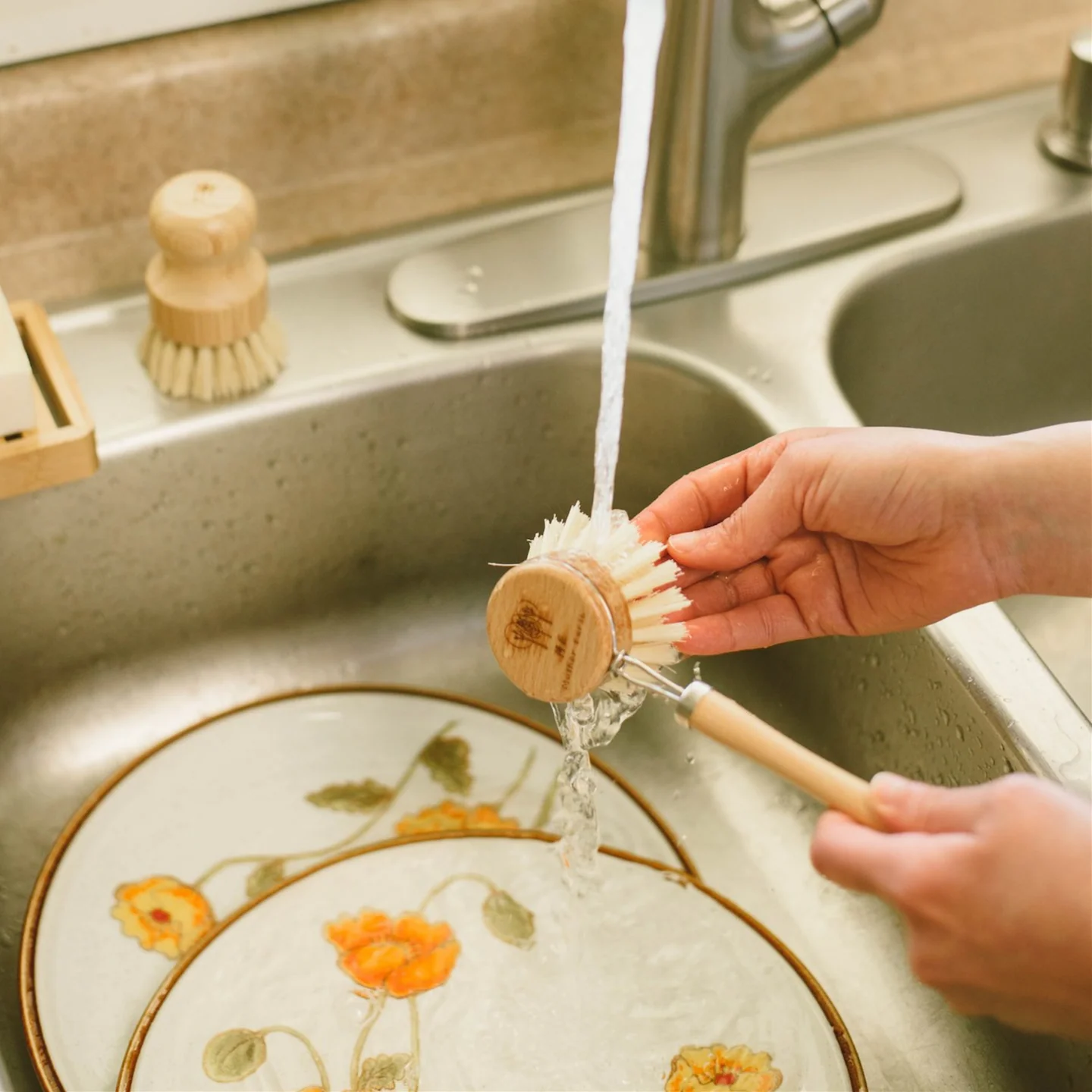 Sisal Kitchen Brush - Image 2