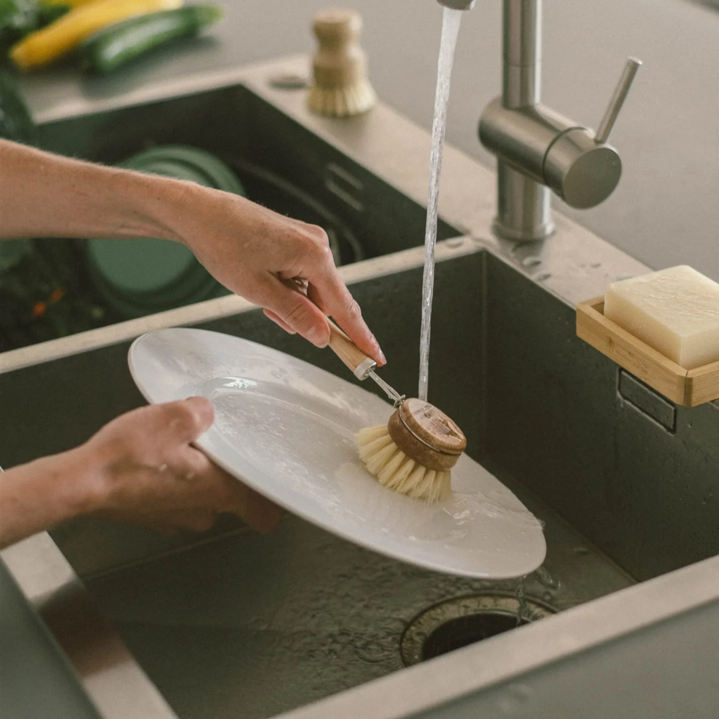 Sisal Kitchen Brush - Image 3