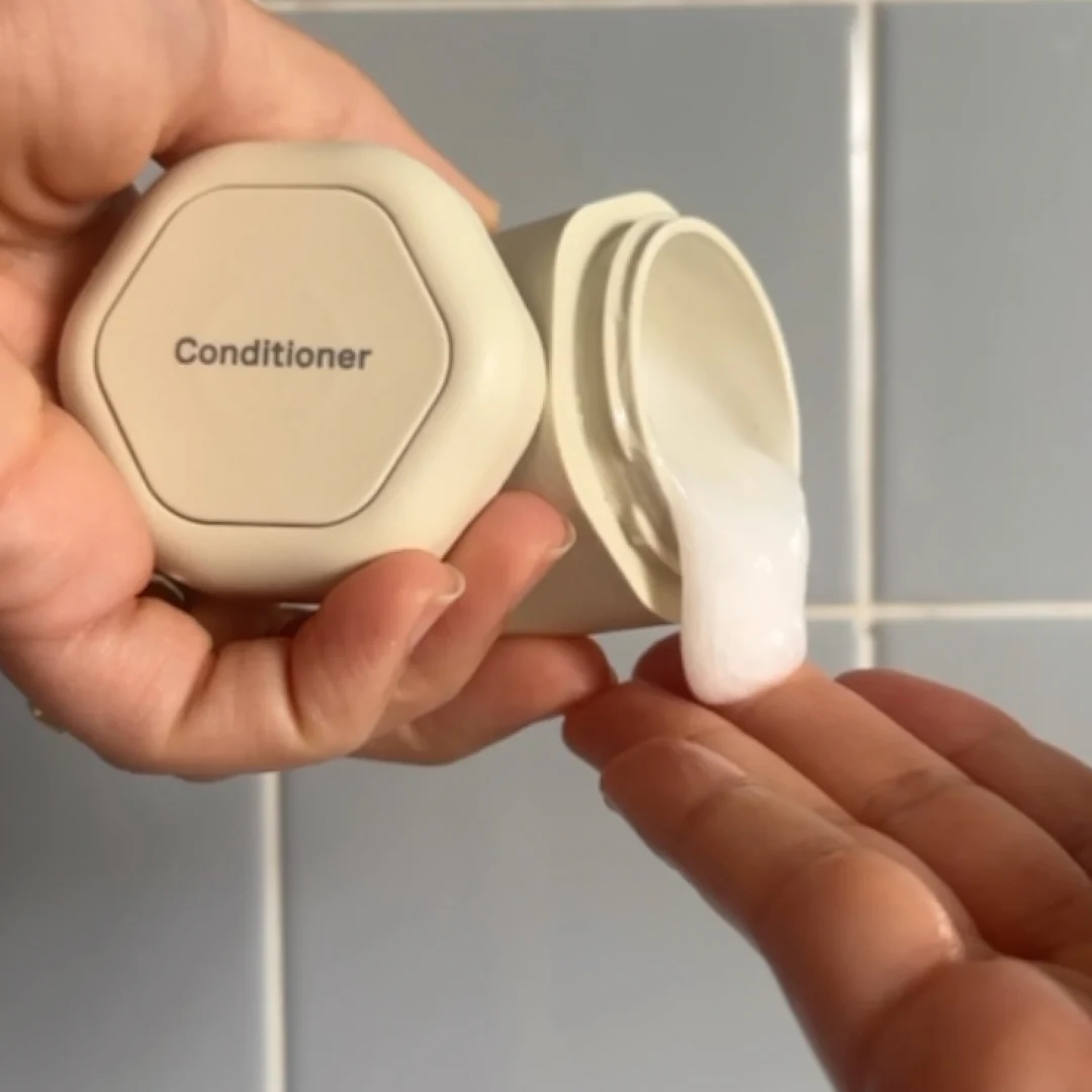 Skincare Duo Travel Containers - Image 3