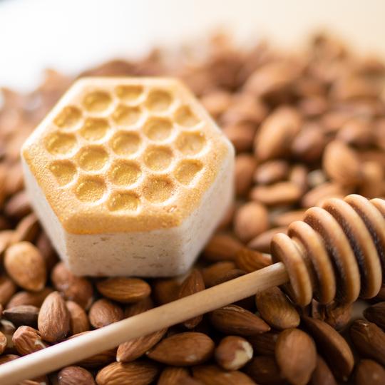 Sweet Honey Almond Froth Bomb - Image 2