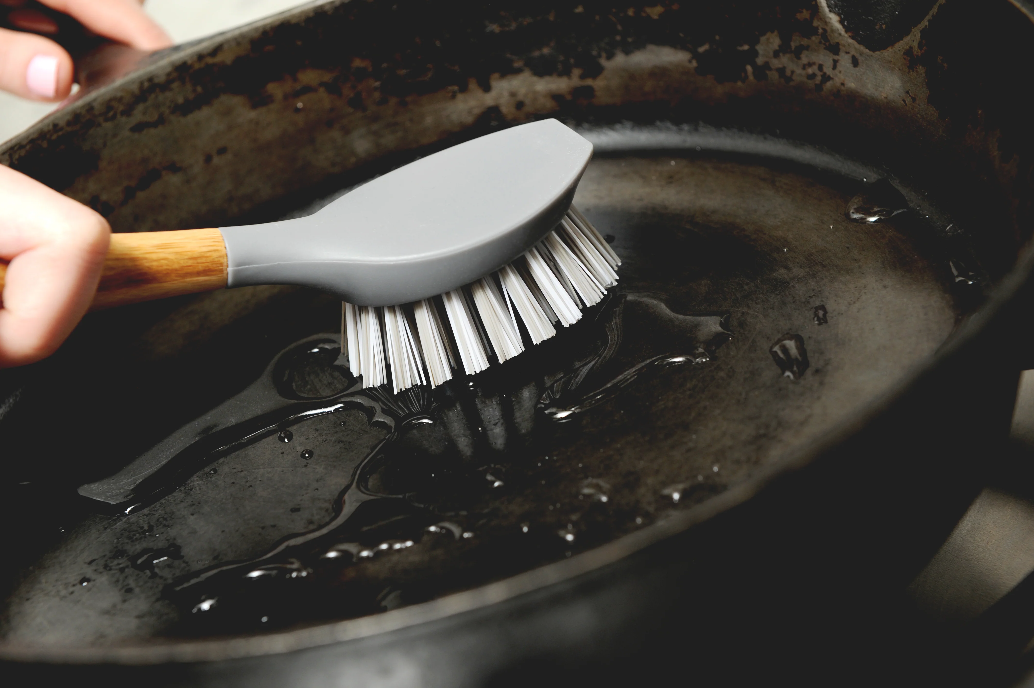 Tenacious C Cast Iron Brush - Image 4