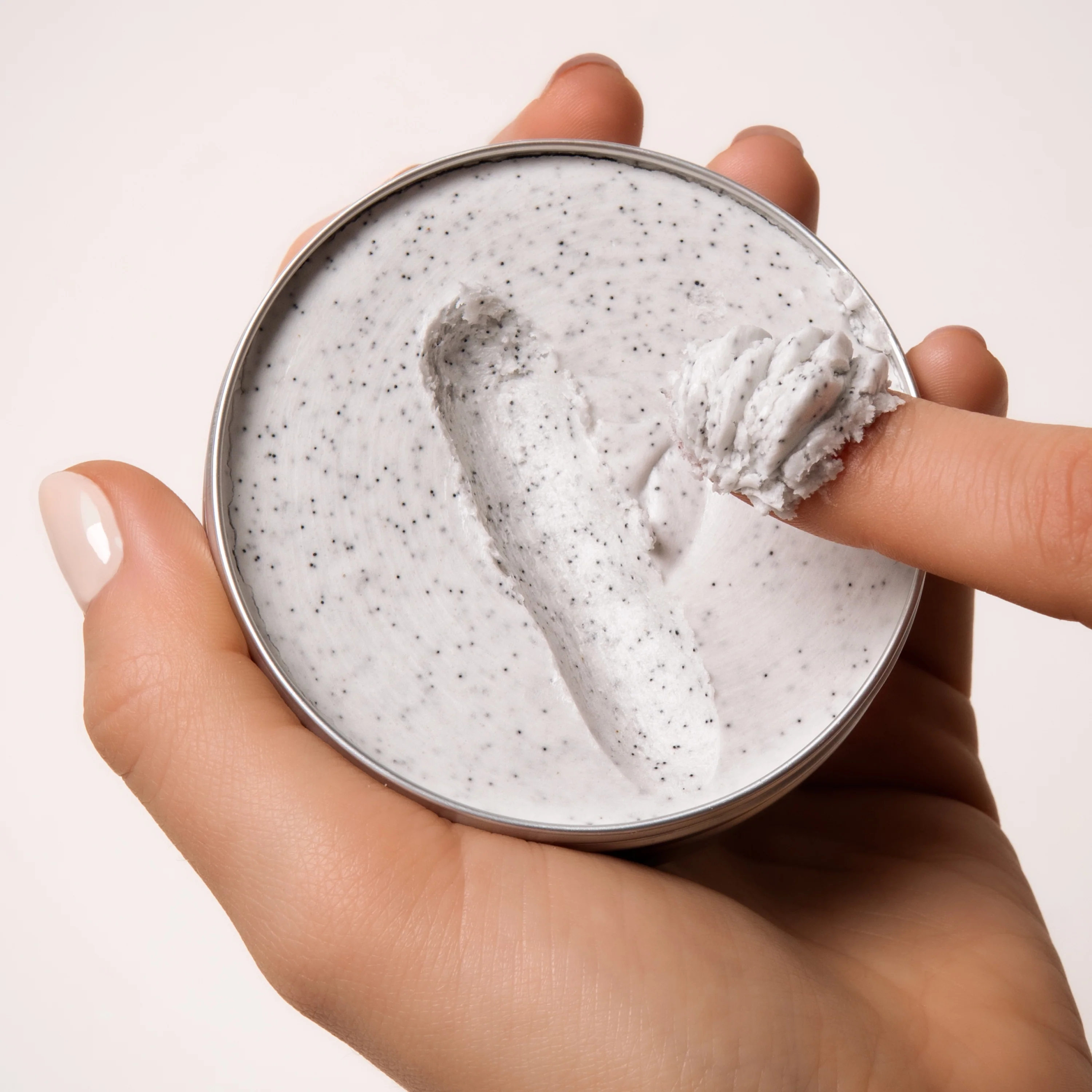 The Exfoliating Body Wash Concentrate Tin - Image 4