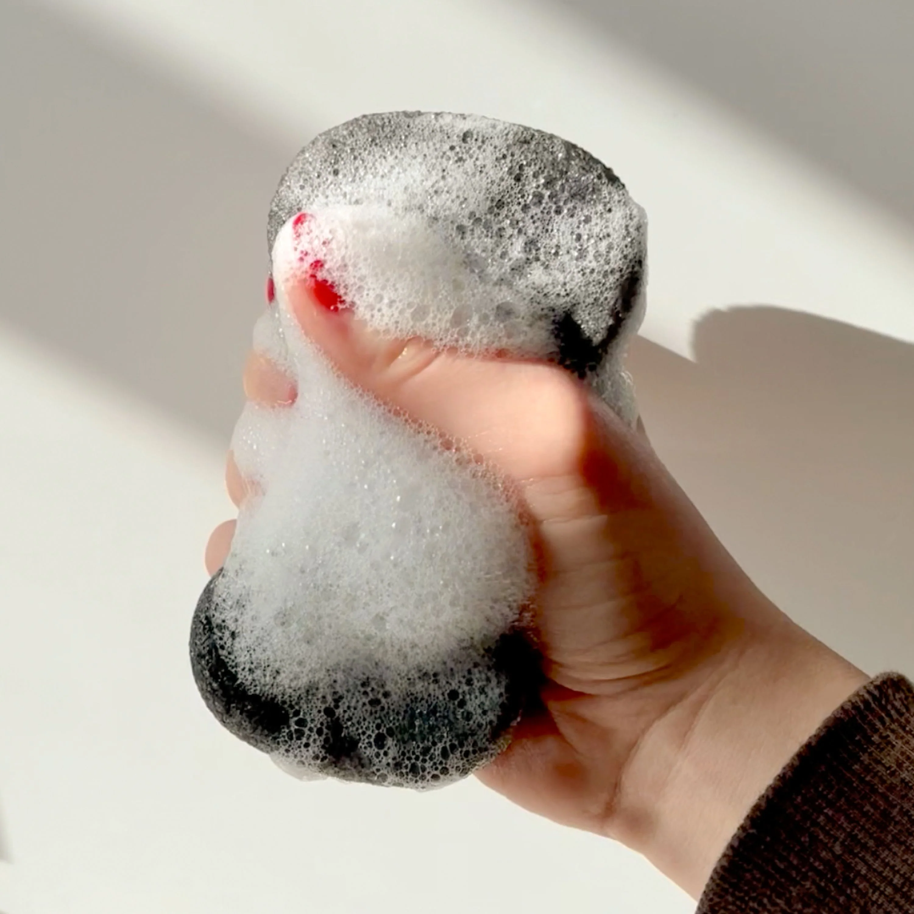 The Exfoliating Konjac Body Sponge - Image 4