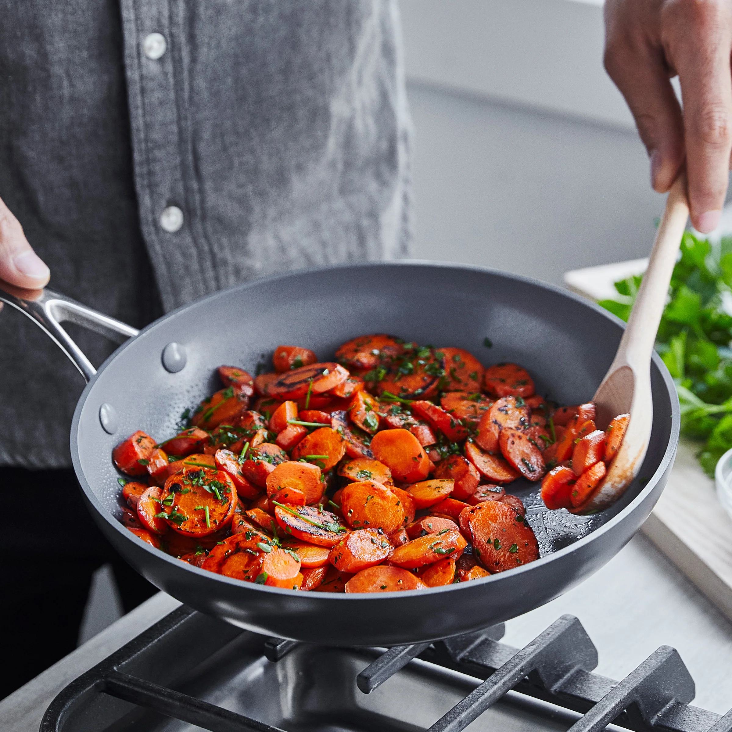 Valencia Pro Ceramic, Nonstick, Hard Anodized Fry Pan, 10" - Image 6